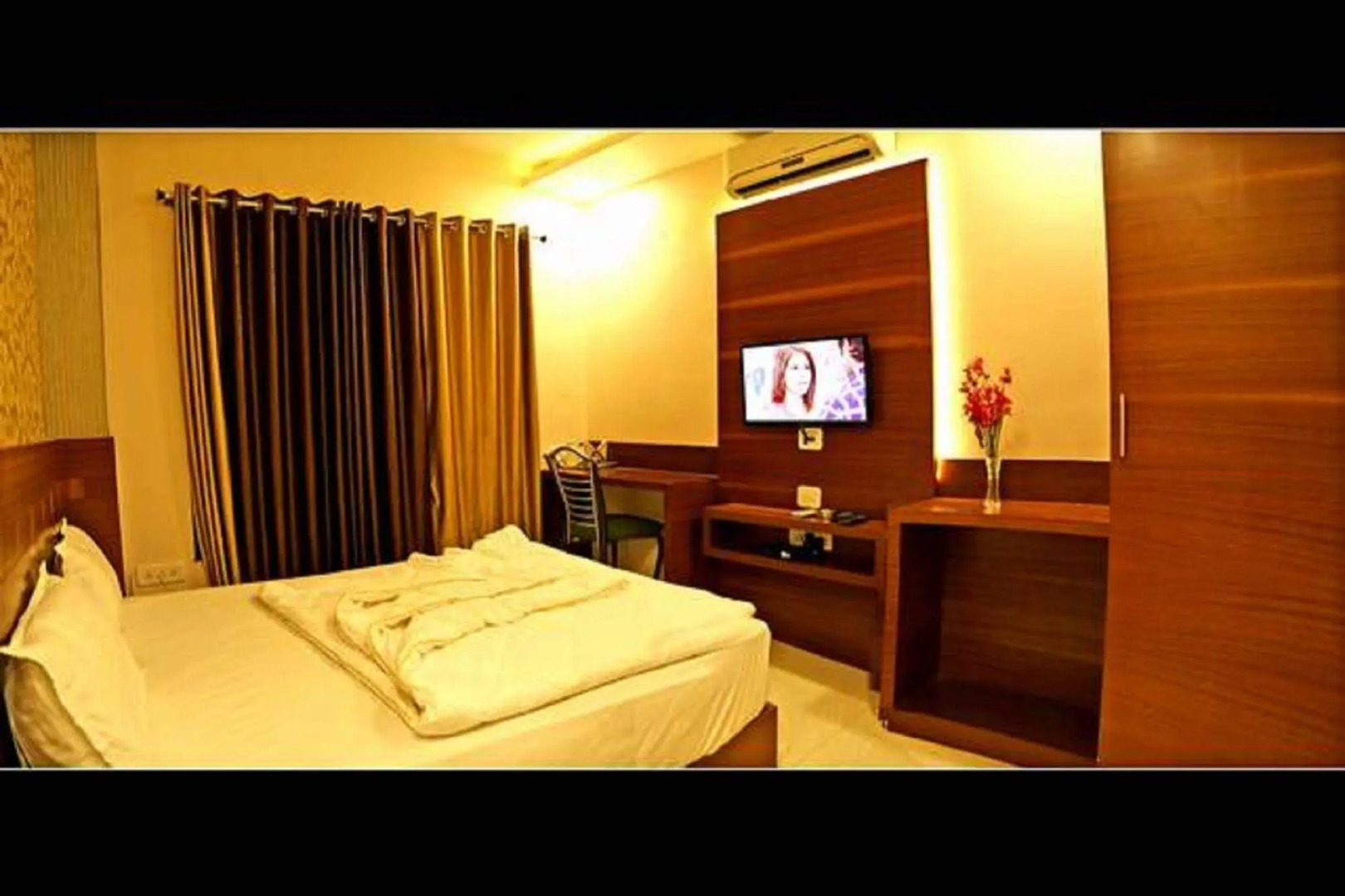 Hotel Shri Khedapati International