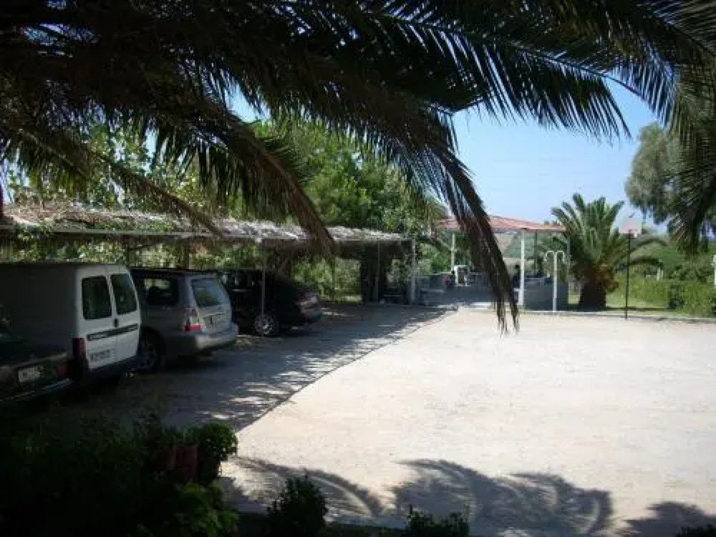 Alexandros Maisonettes & Apartments