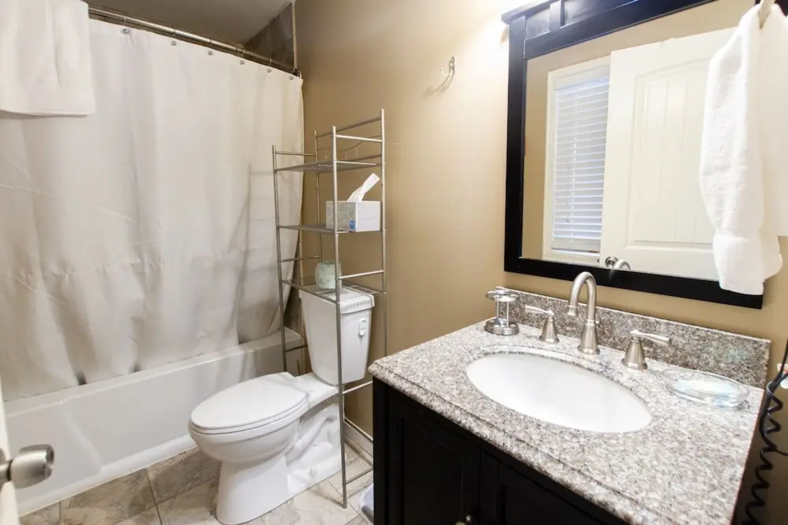 The Dahlonega Square Hotel & Villlas