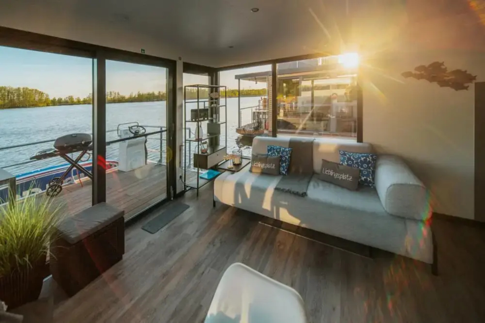 Hausboot am Prerauer Stich in Zehdenick