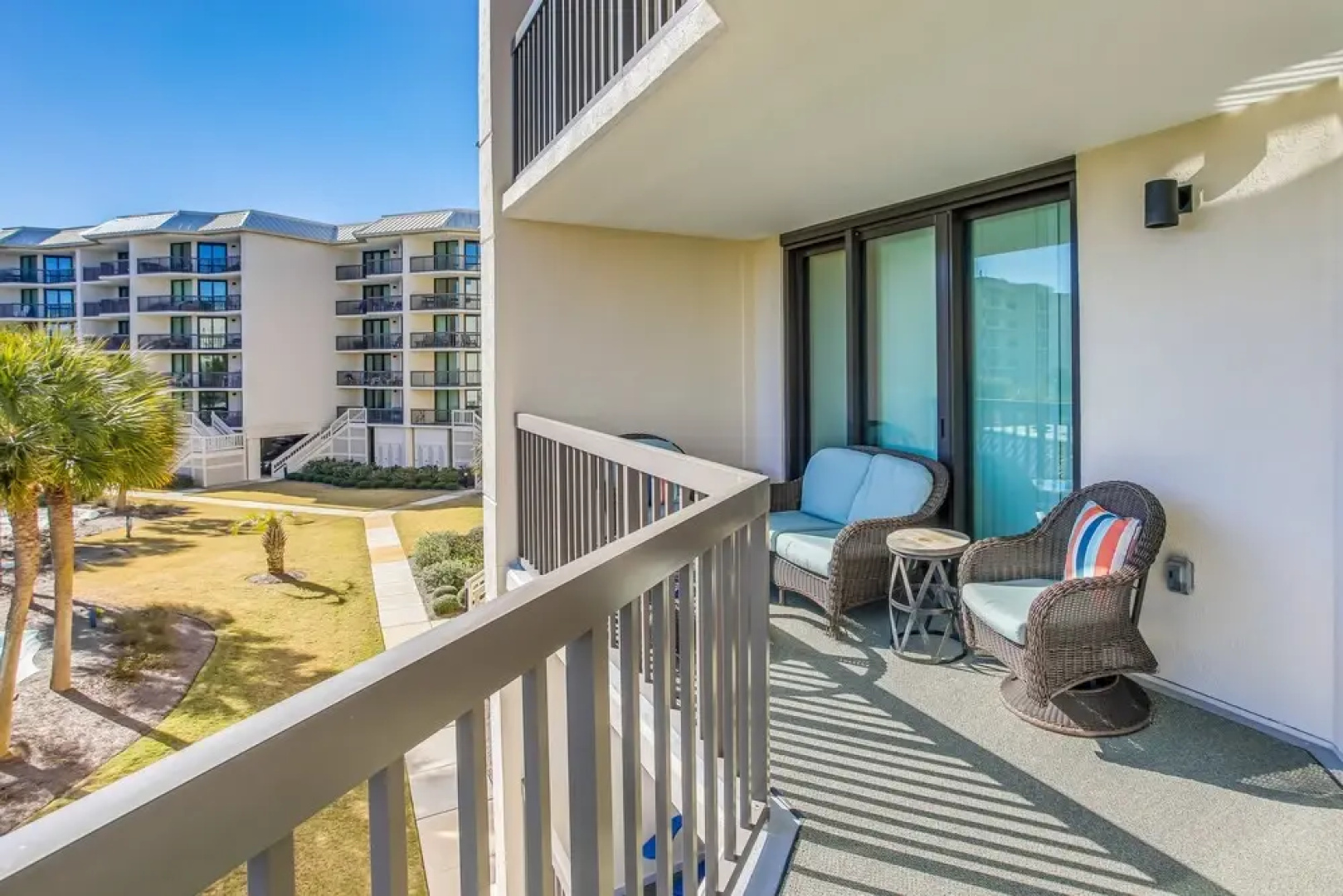 Pawleys Island Condo - Balcony, Pool And Ocean Views
