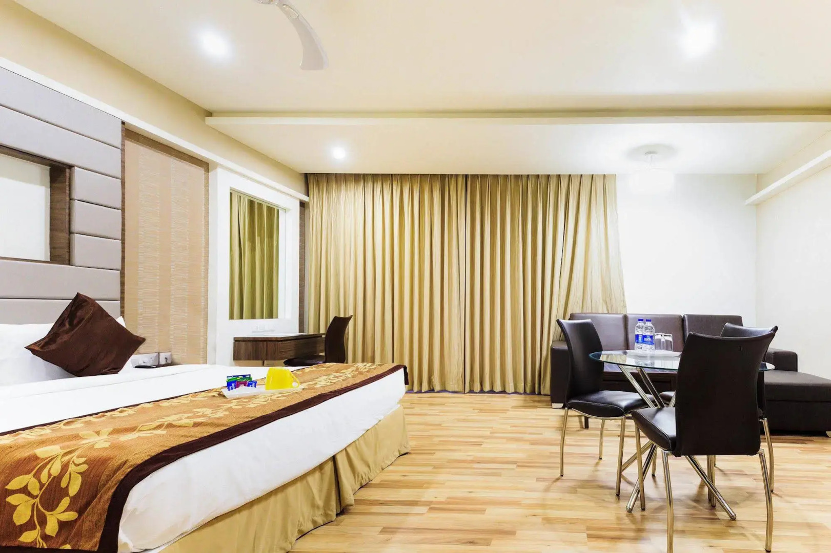 Zo Rooms Lakdi Ka Pul X Road