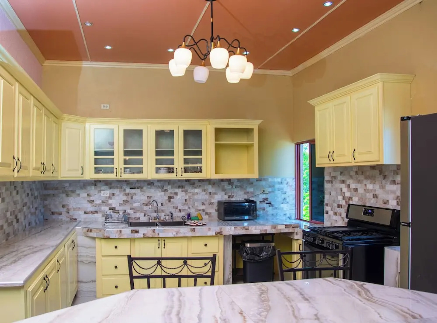 Beach-Pool-Sun-family-6 bedroom getaway