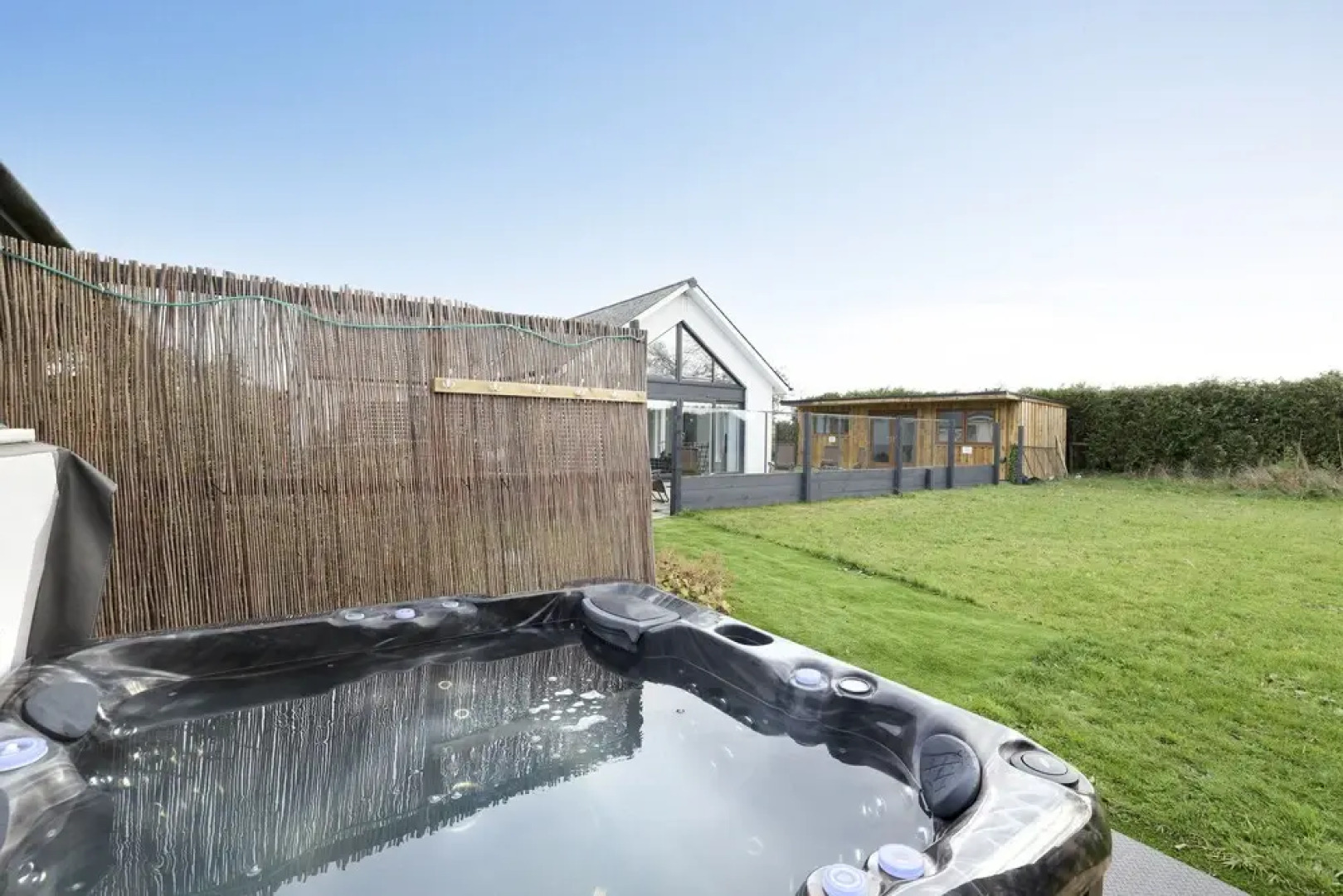 JOIVY Luxurious & Spacious 3Br House With A Hot Tub