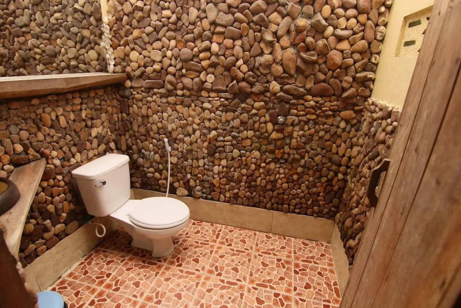 Mad Monkey Koh Rong Samloem