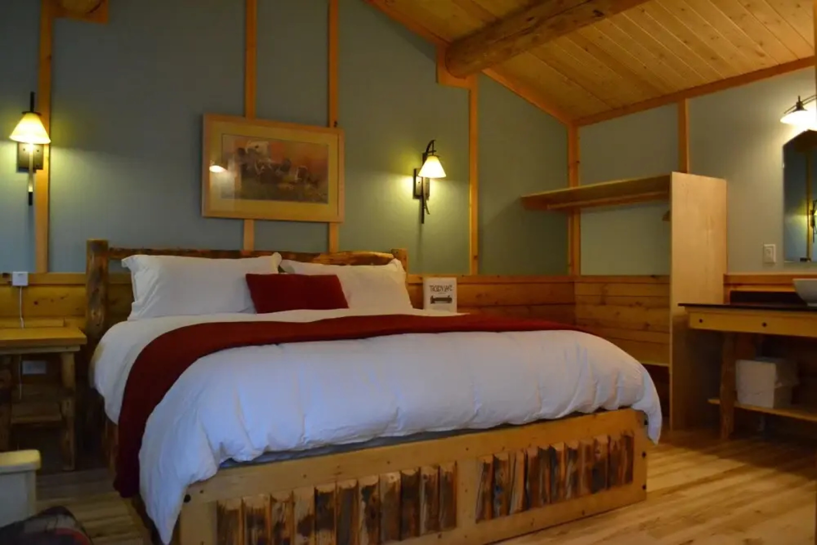 Tonglen Lake Lodge