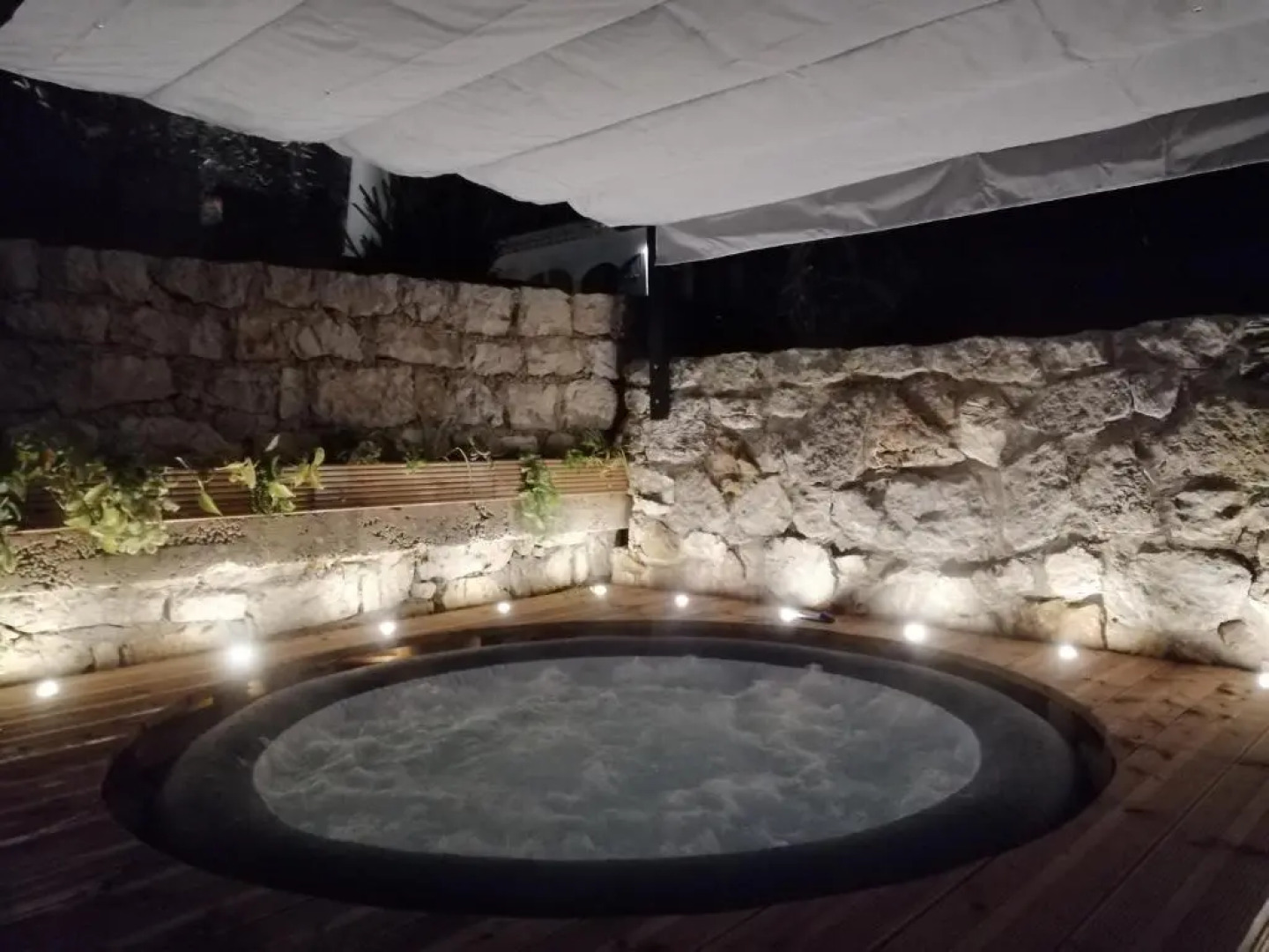 Les Lodges De lOliveraie De Virevent