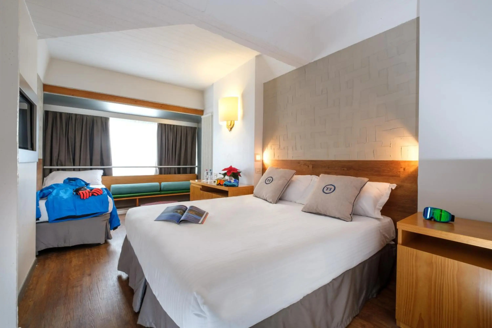 TH 1400 Hotel