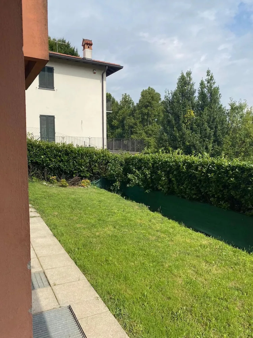 Between Nature And City - Apartment With Garden