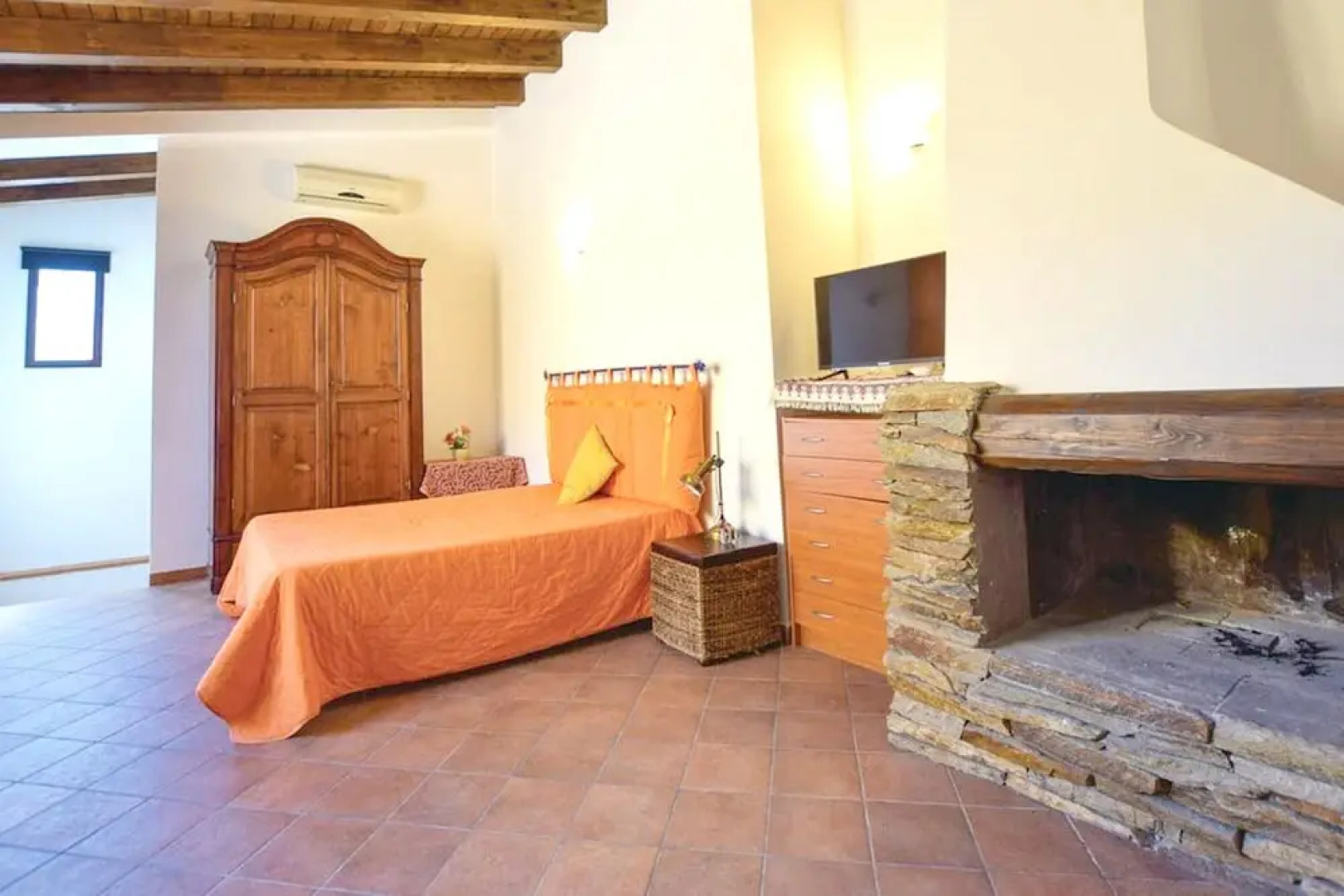 Villa With 3 Bedrooms in Partanna, With Shared Pool, Enclosed Garden and Wifi - 18 km From the Beach