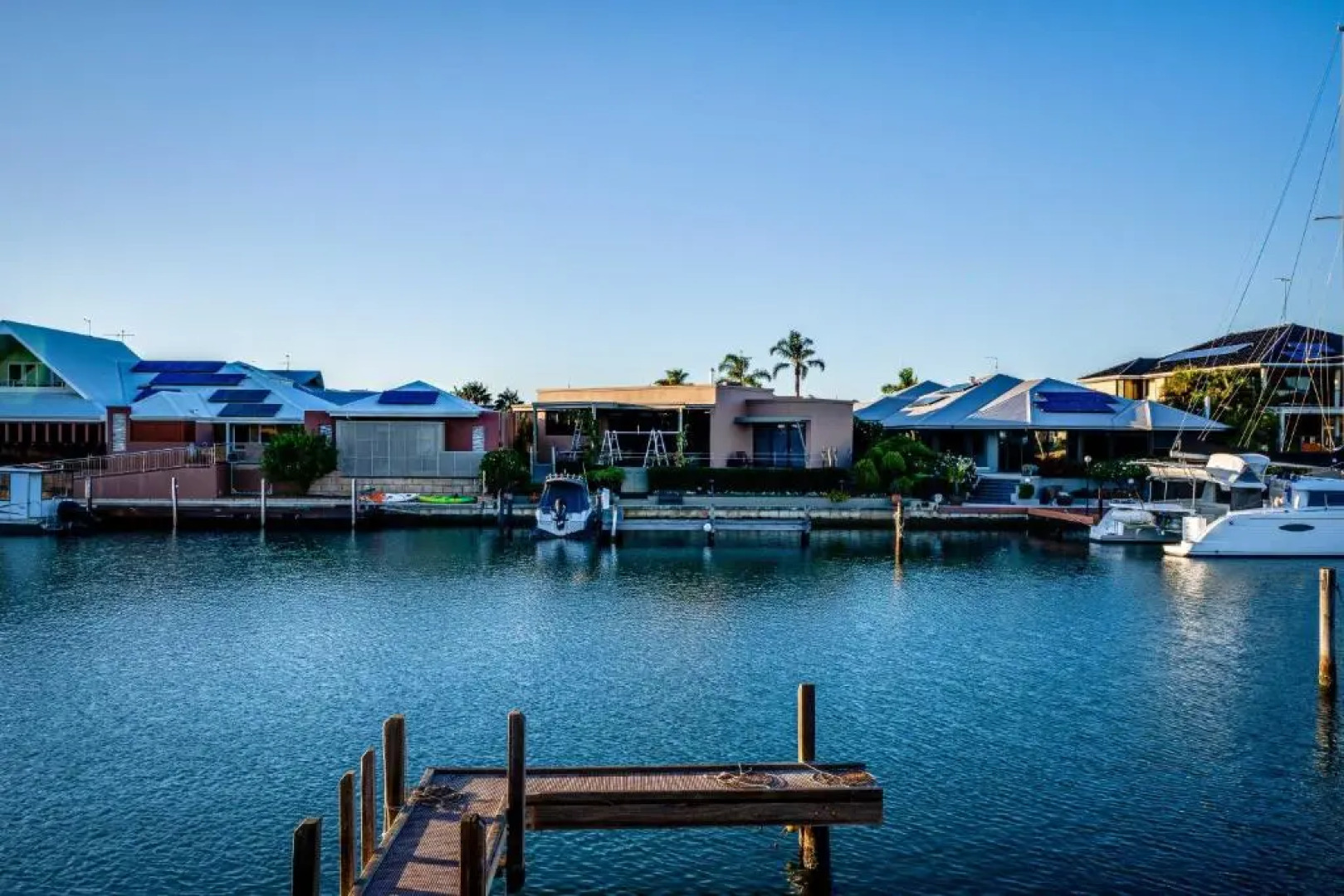 Mandurah Canal Beach House- 5 Mins Beach, Golf Course, City Centre, Parks