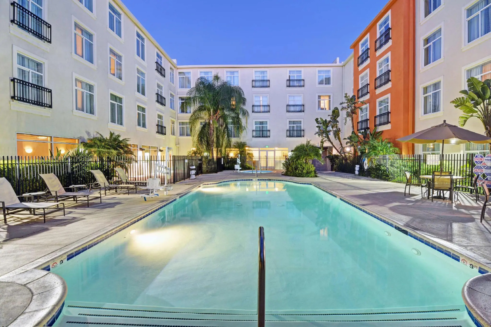 Embassy Suites by Hilton Valencia