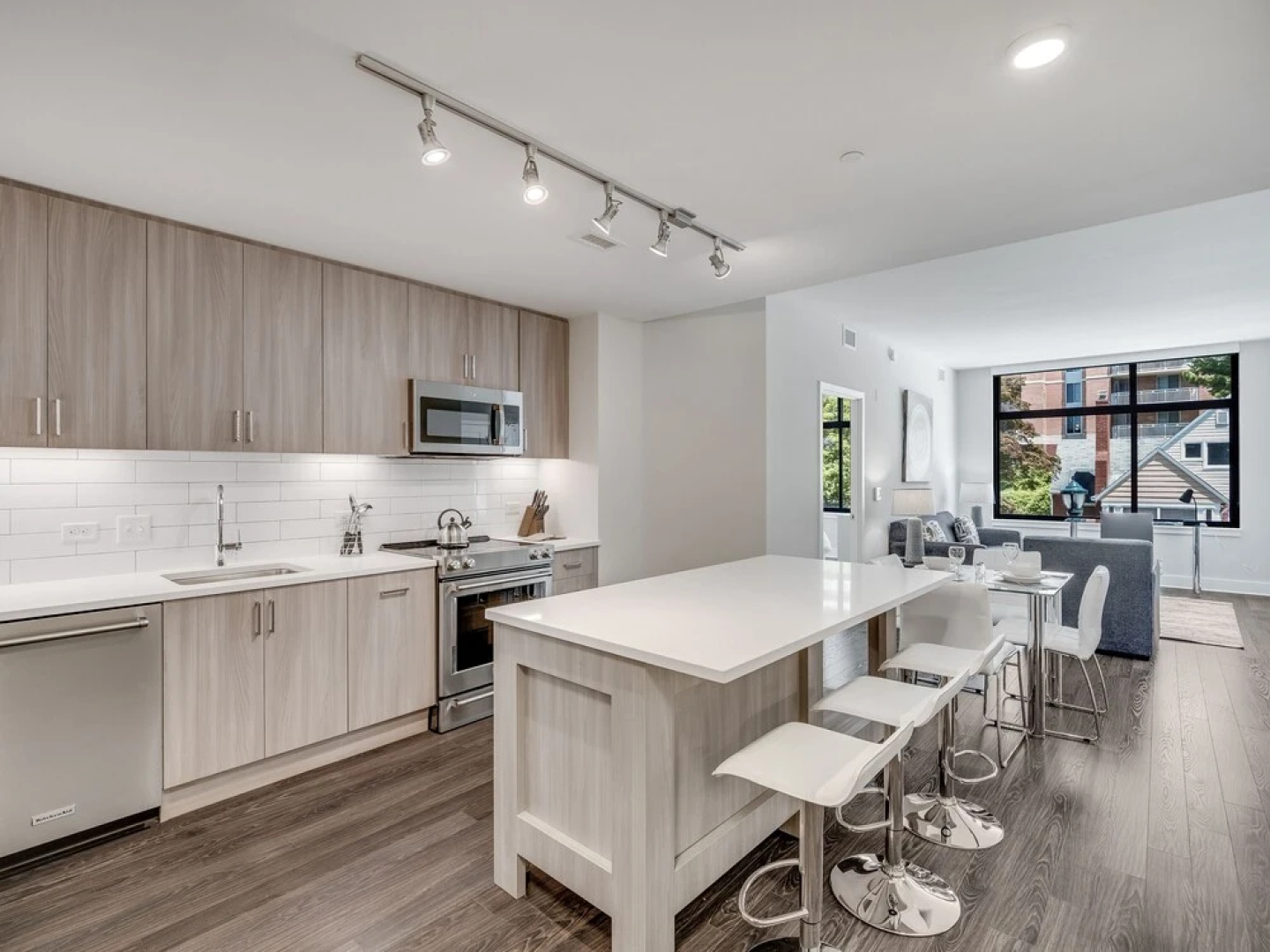 Global Luxury Suites at Bethesda Metro
