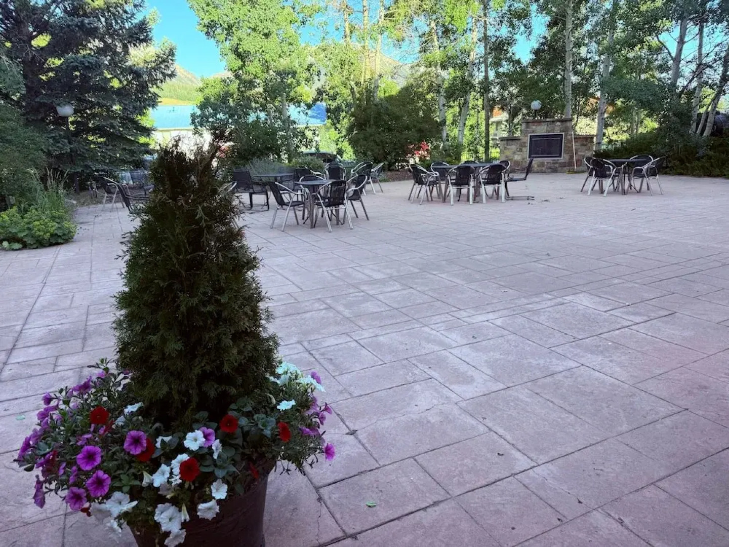 Mountain Valley Inn & Suites