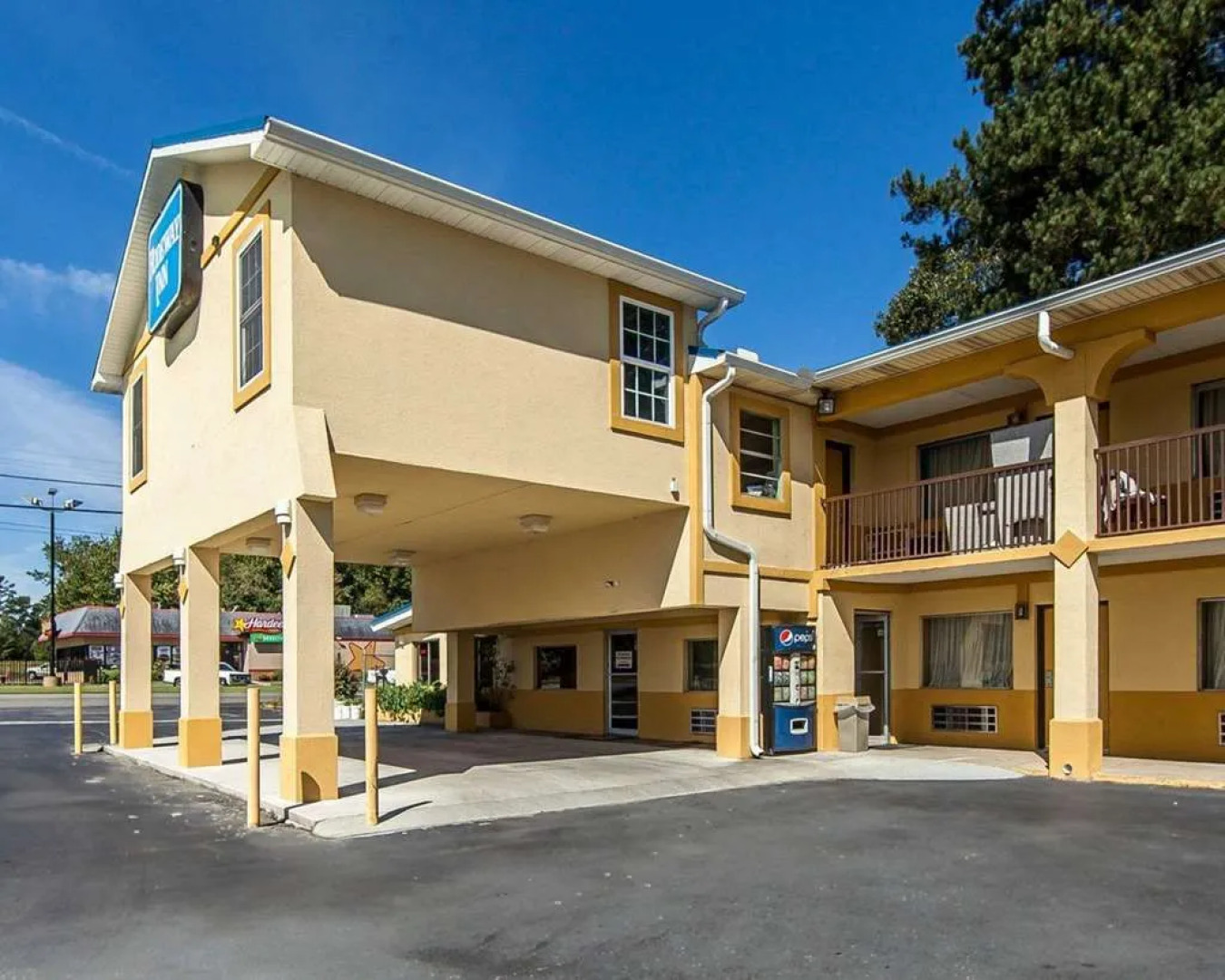 Days Inn By Wyndham Calhoun Ga I-75 And Us-41