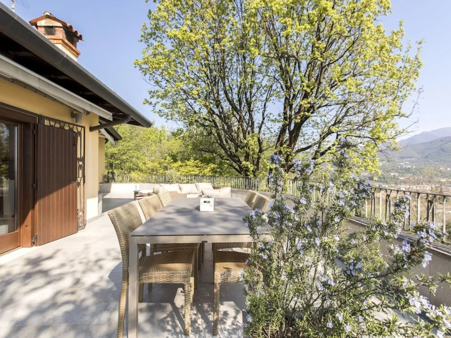 Upscale Villa in Salò Lombardy with Swimming Pool