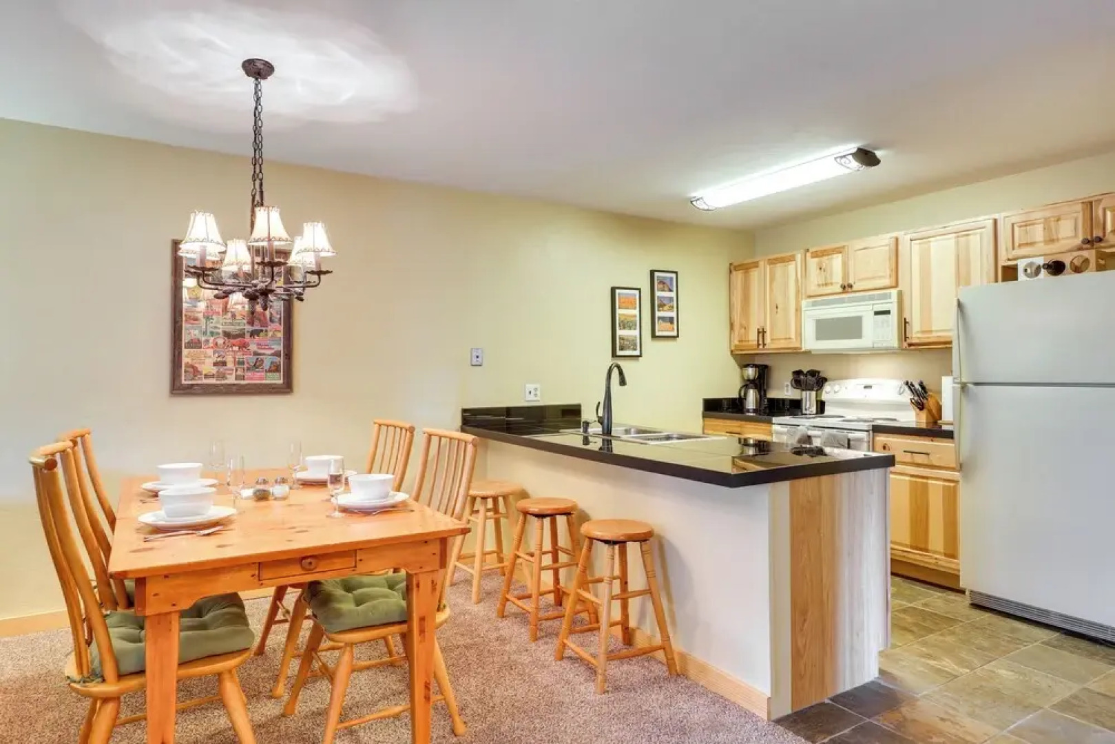 Cozy Winter Park Condo w/ Hot Tub & Shuttle!