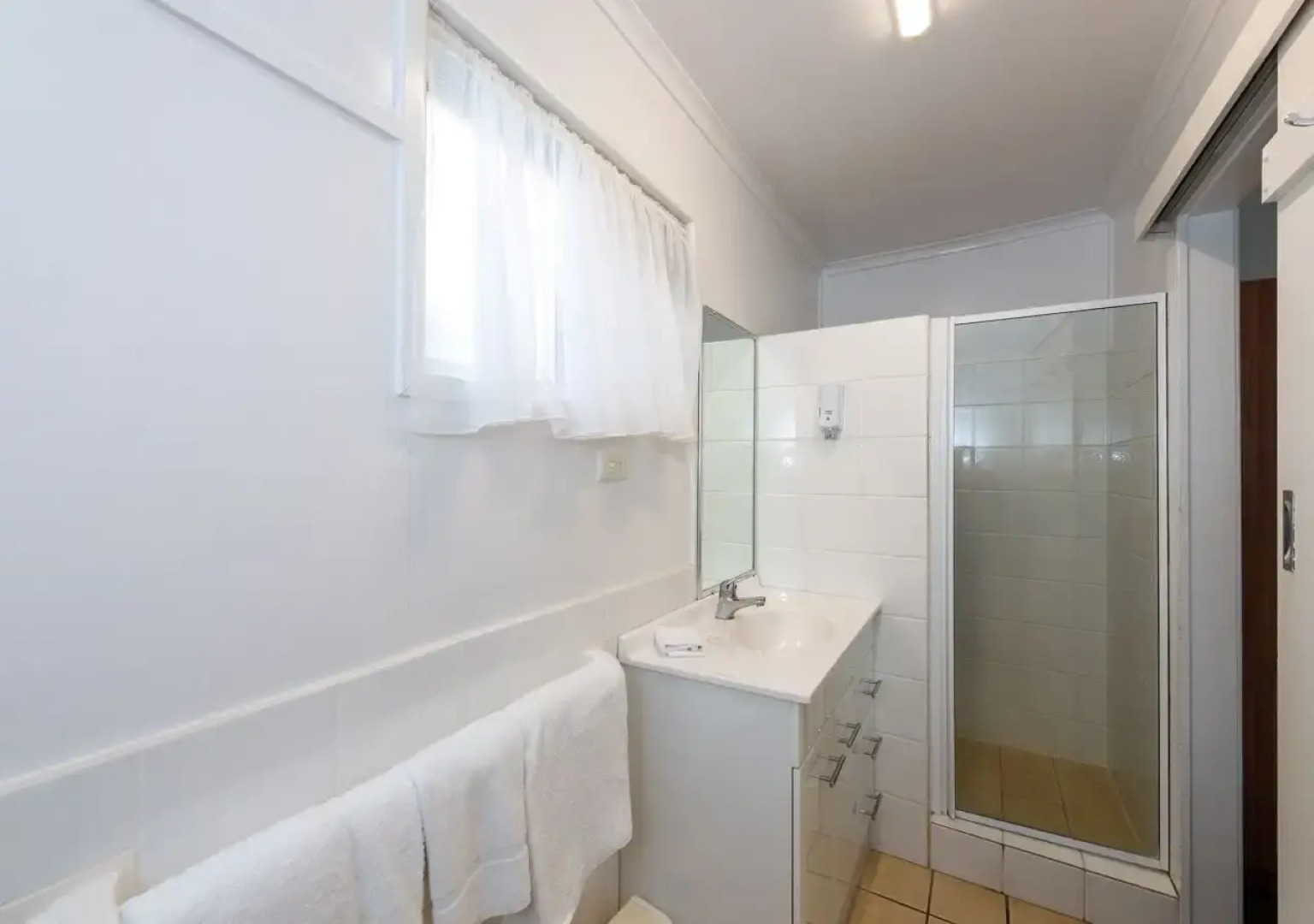 Riviera on Ruthven Motel