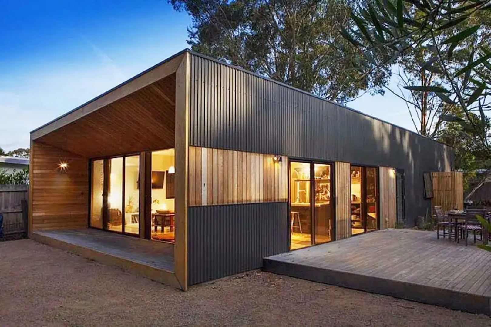 Armstrong'S - Close To Beach