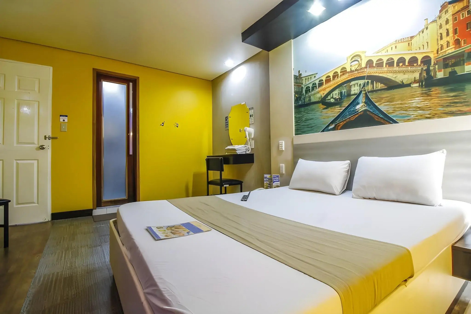 Hotel DreamWorld Araneta Cubao