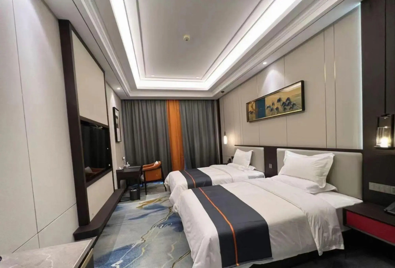 Xiangyu Hotel (Shangqiu Municipal Government High-speed Railway Station)