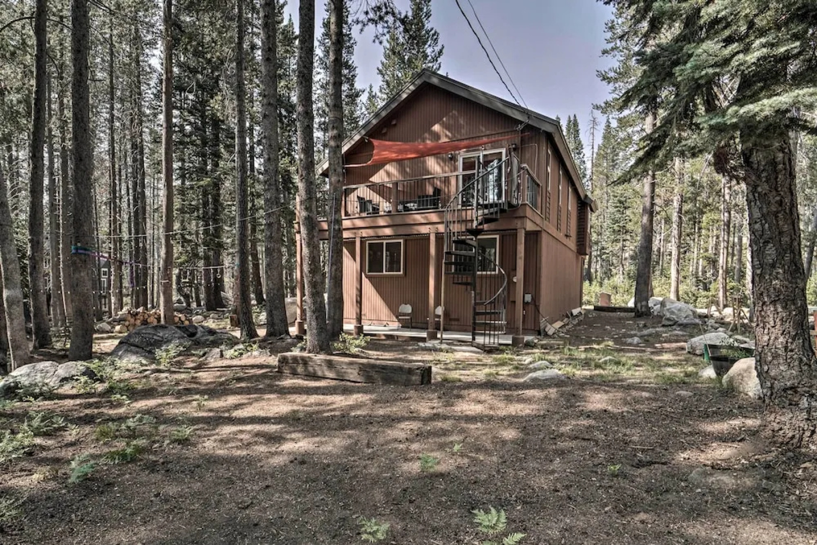 Near Donner Lake & Skiing: Soda Springs Cabin!