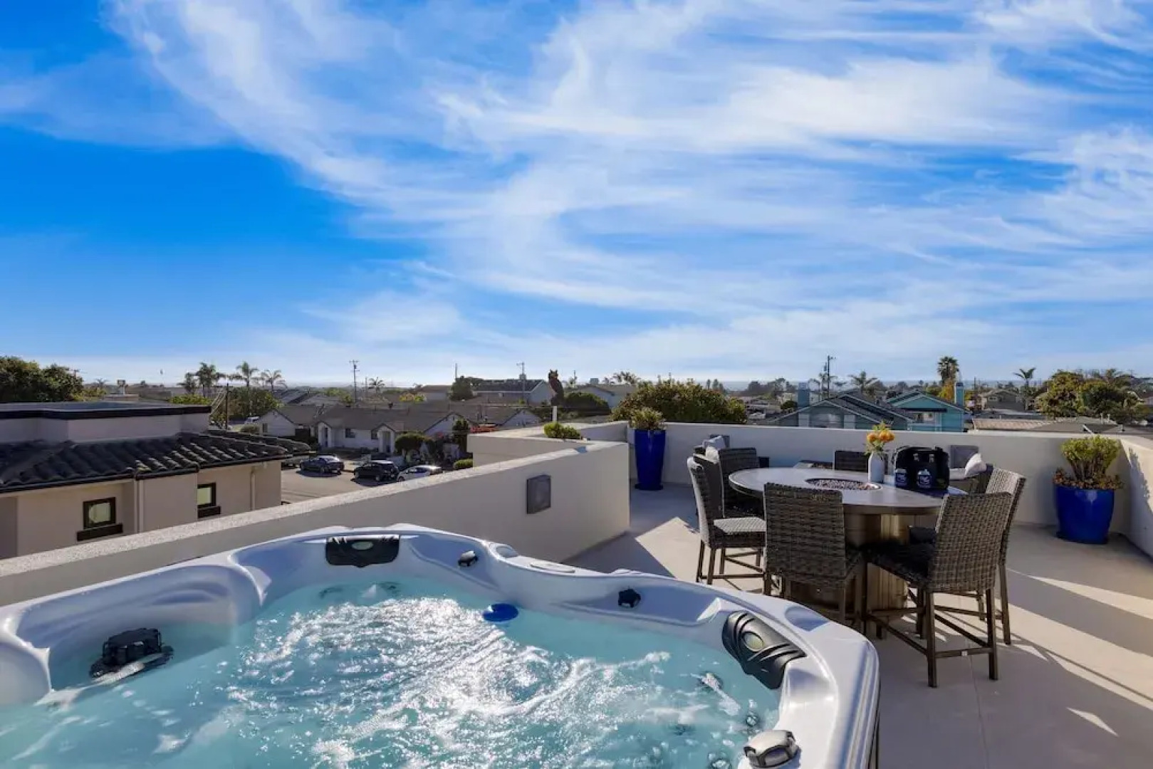 Sunset Serenity by Avantstay Rooftop w Hot Tub Fire Pit 3 Blocks to Beach