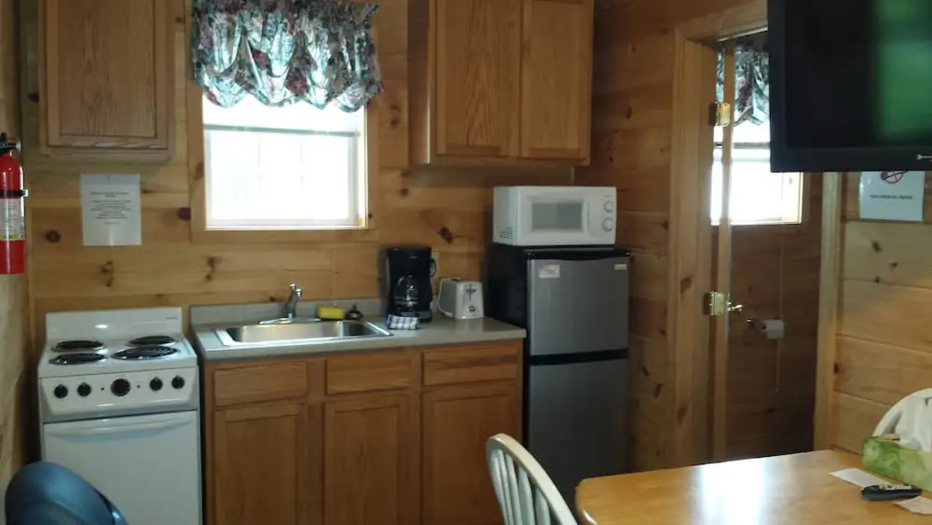 Weirs Beach Motel and Cottages