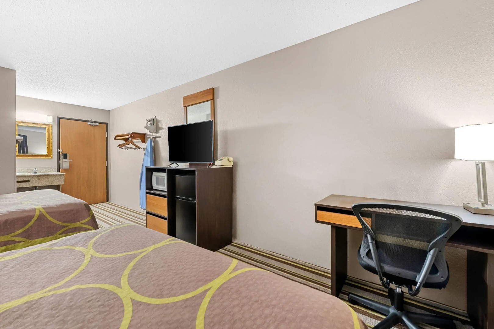 Super 8 by Wyndham Blue Earth