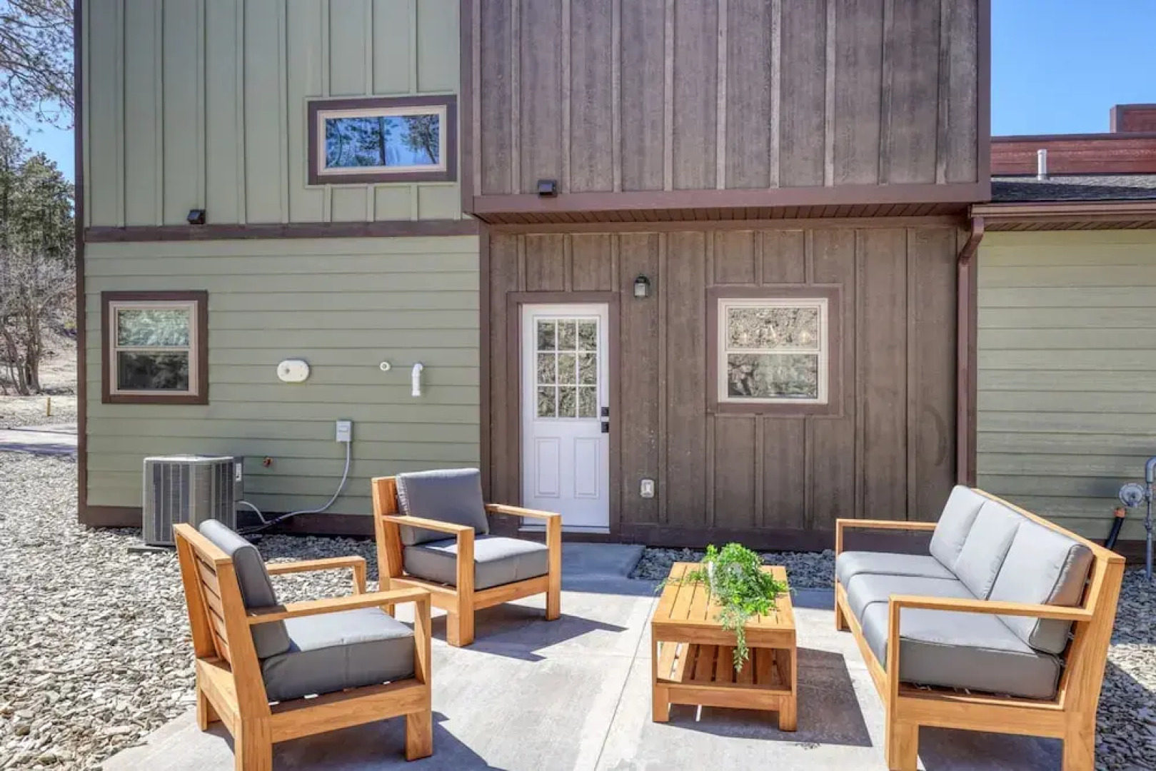 Saddle Up For Luxury - 15 Minutes to Mt Rushmore