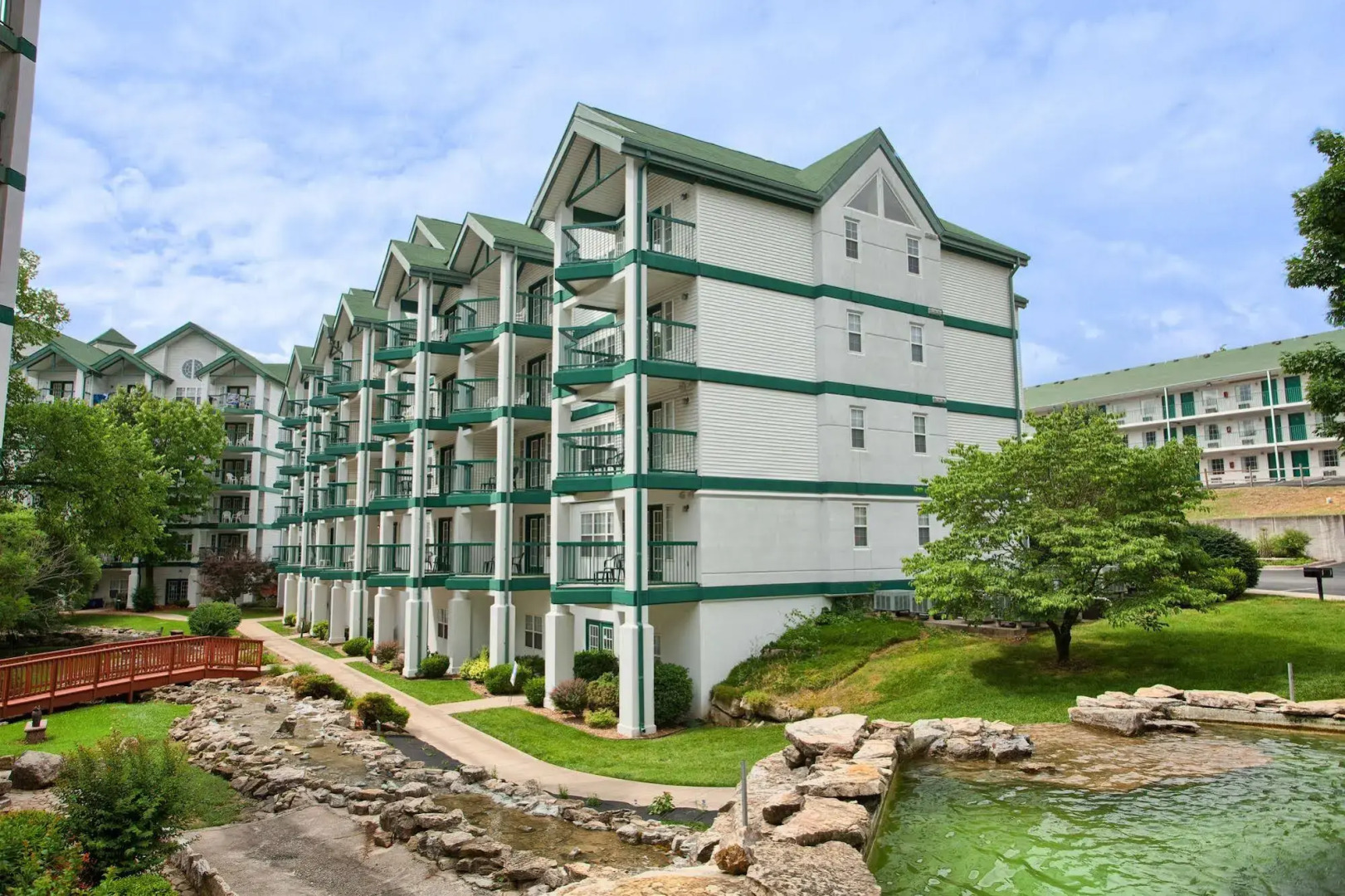 Surrey's Carriage Place Resort