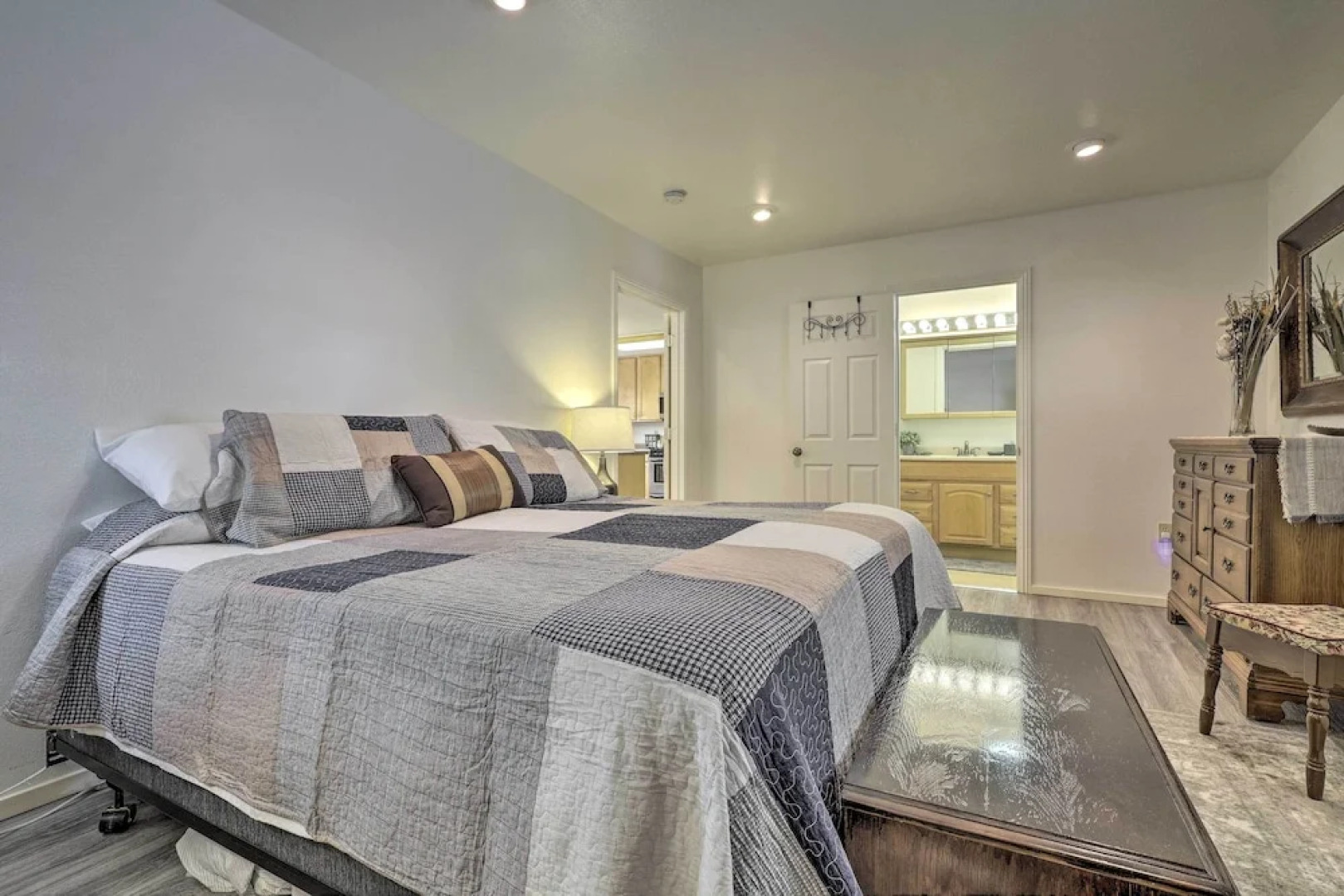 Outdoorsy Caliente Retreat w/ Screened Porch