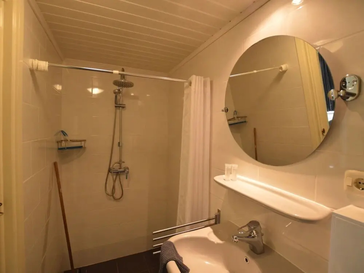 Romantic Forest Retreat With Sauna