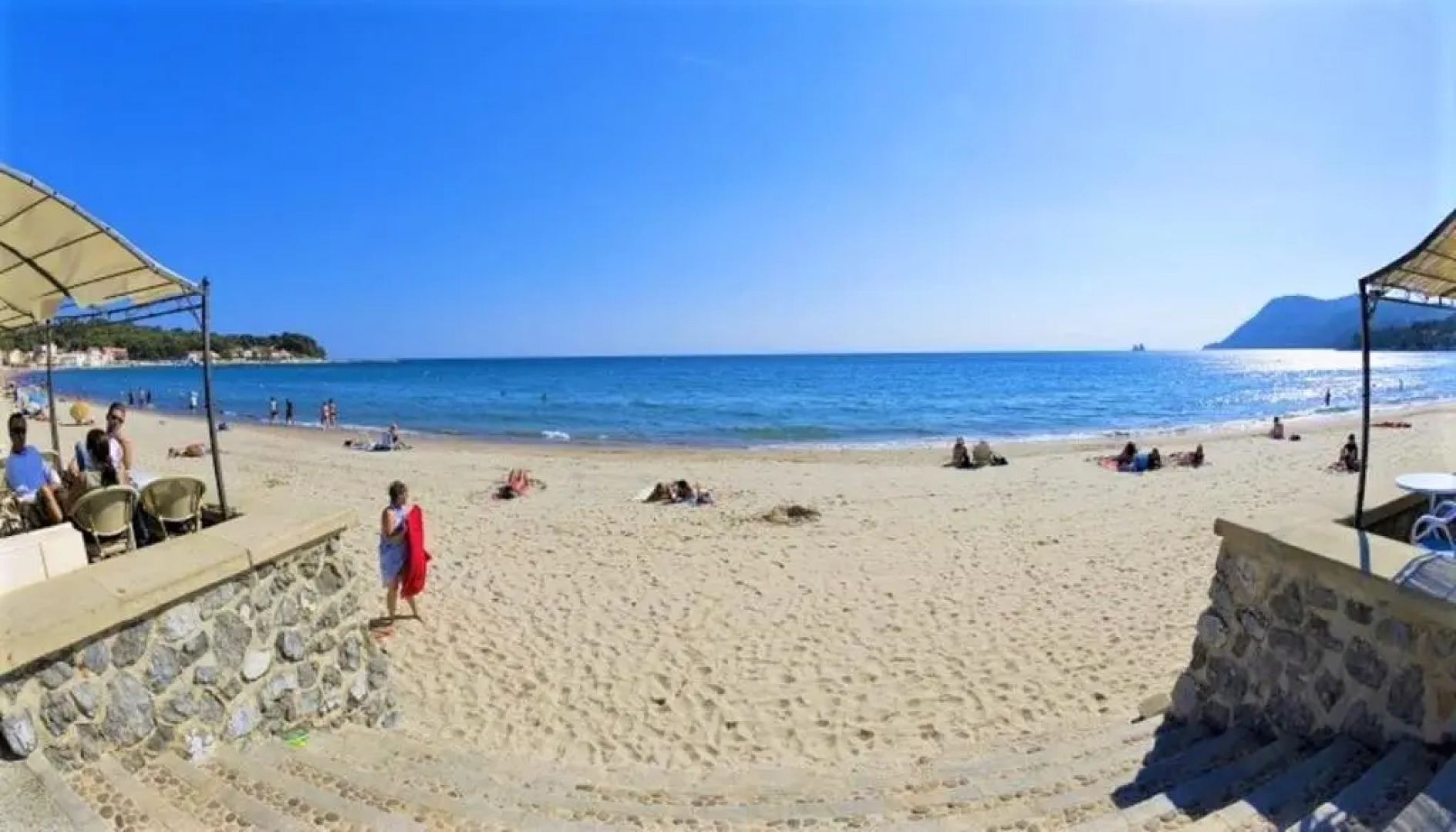 60 m2 , 2 chambres, très calme, plage et commerces à 3 minutes à pied, WIFI fibre optique et parking gratuit