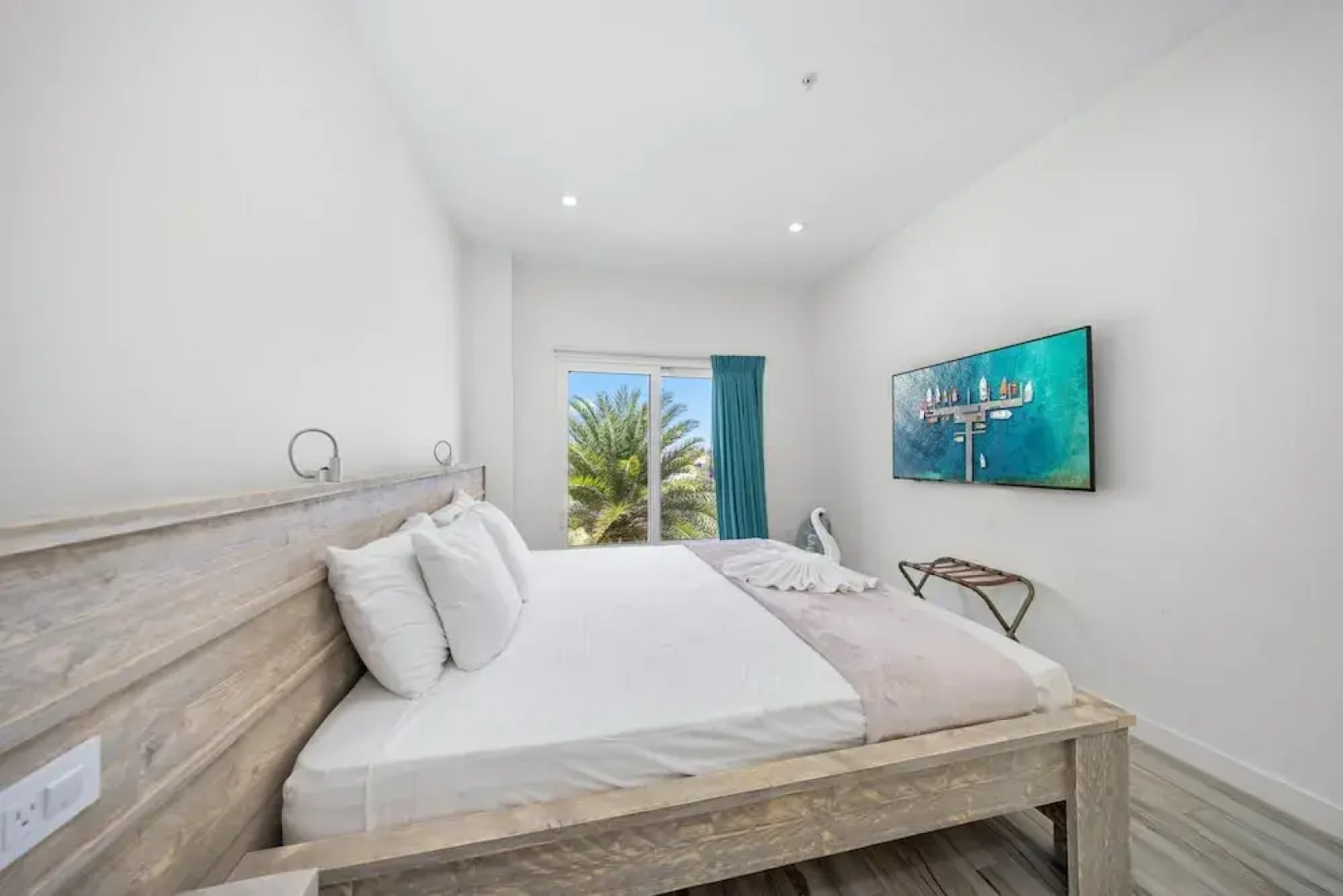 The Cove 106 in Palm Beach Aruba - Prime Location - Free Parking