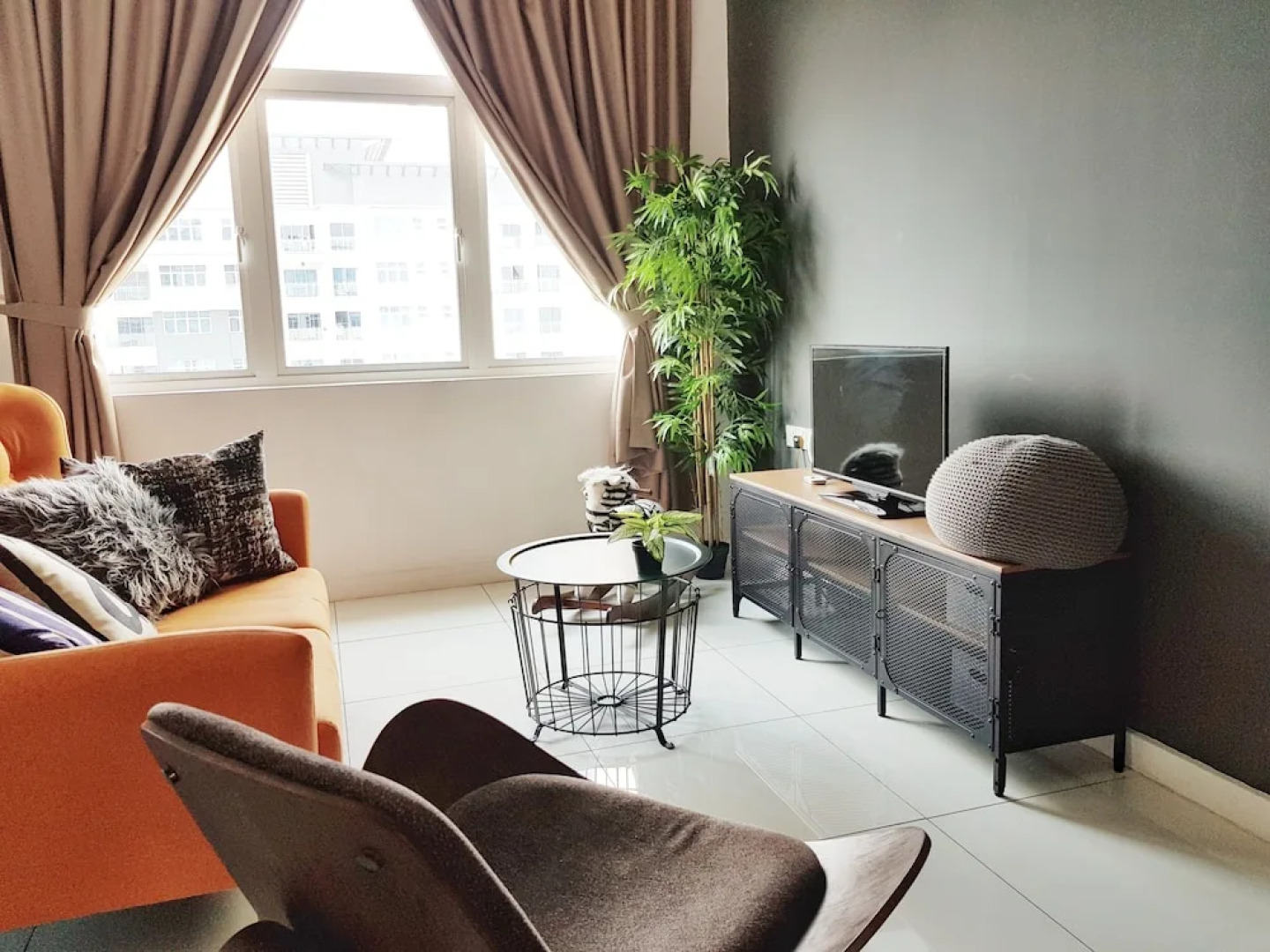 Teiw Family Homestay at Skypod Residence Puchong