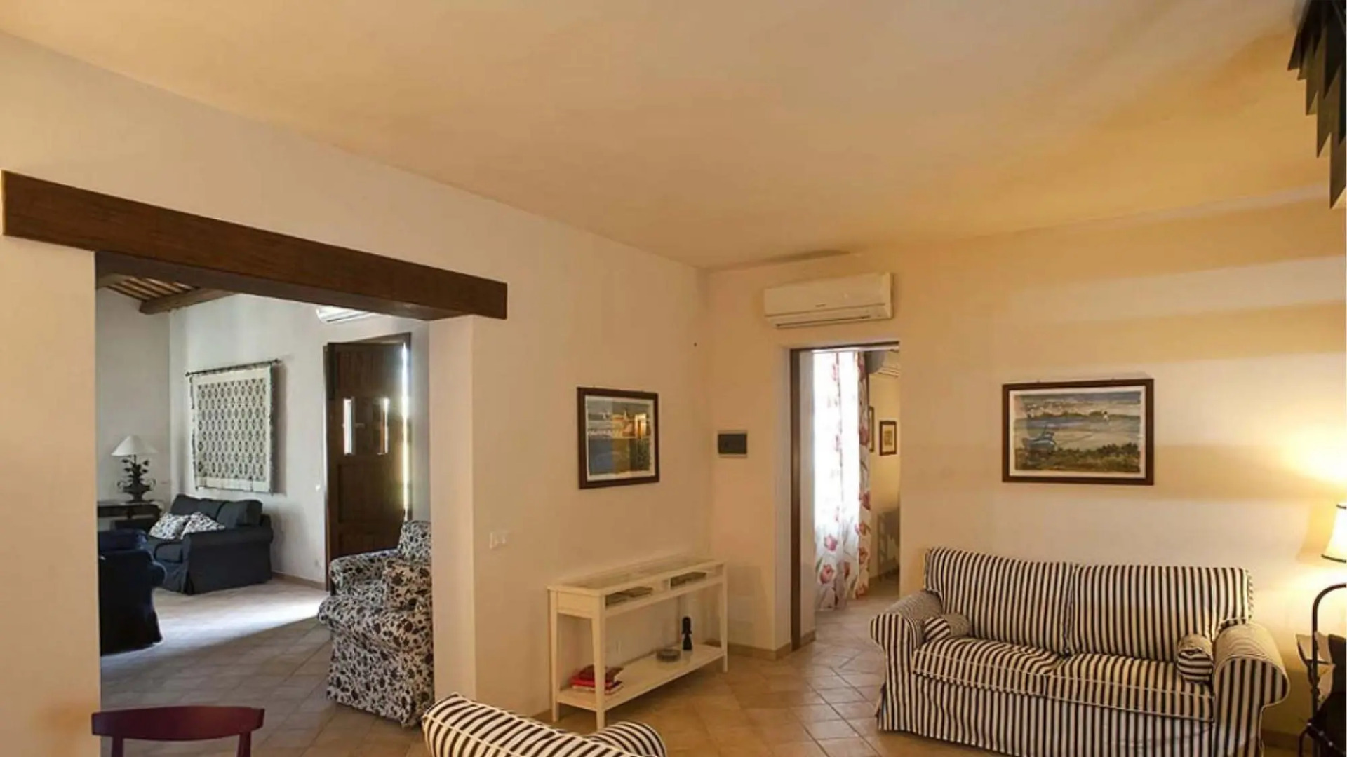 Independent villa up to 16 guests-VILLA DELLO ZINGARO