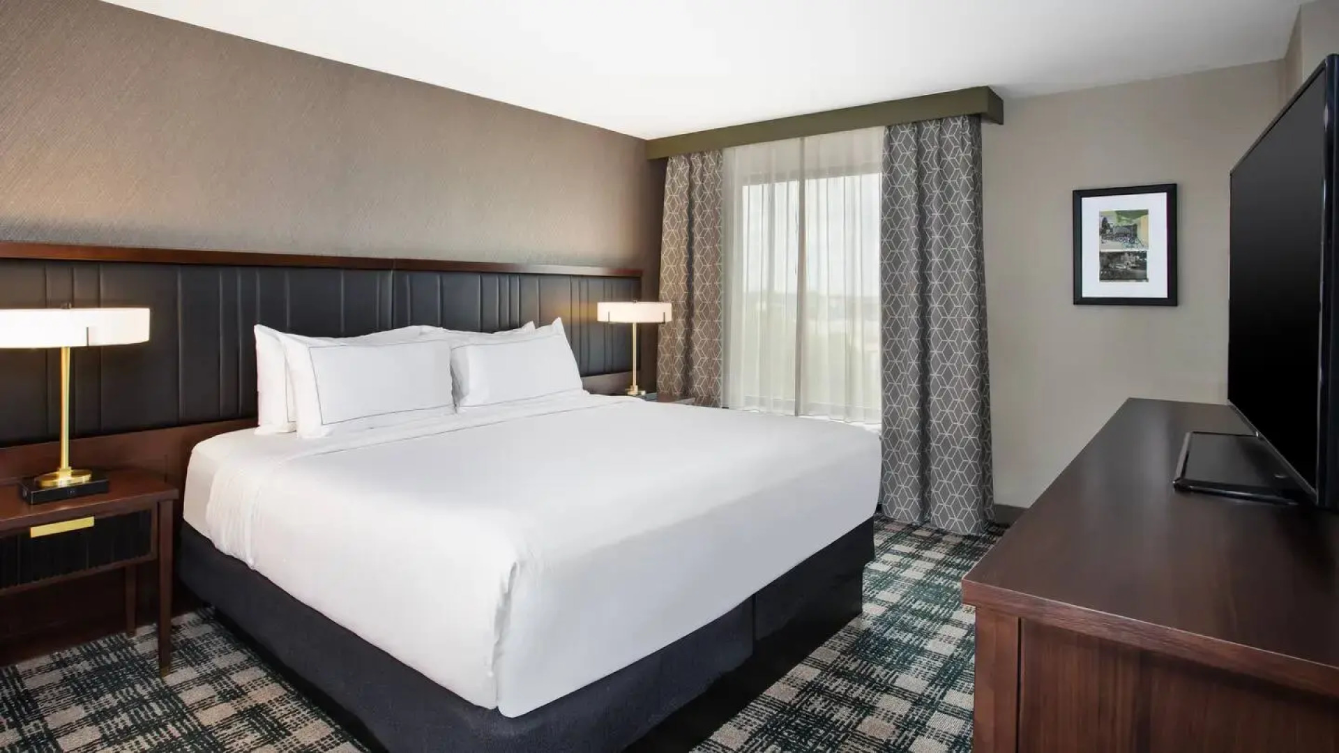 DoubleTree by Hilton Lansing