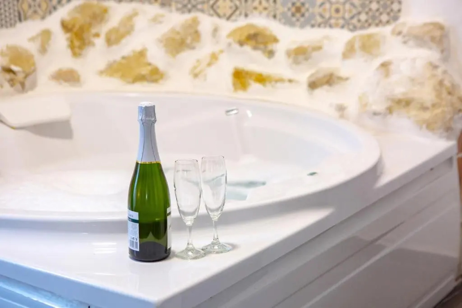 Fortress Jacuzzi Suites