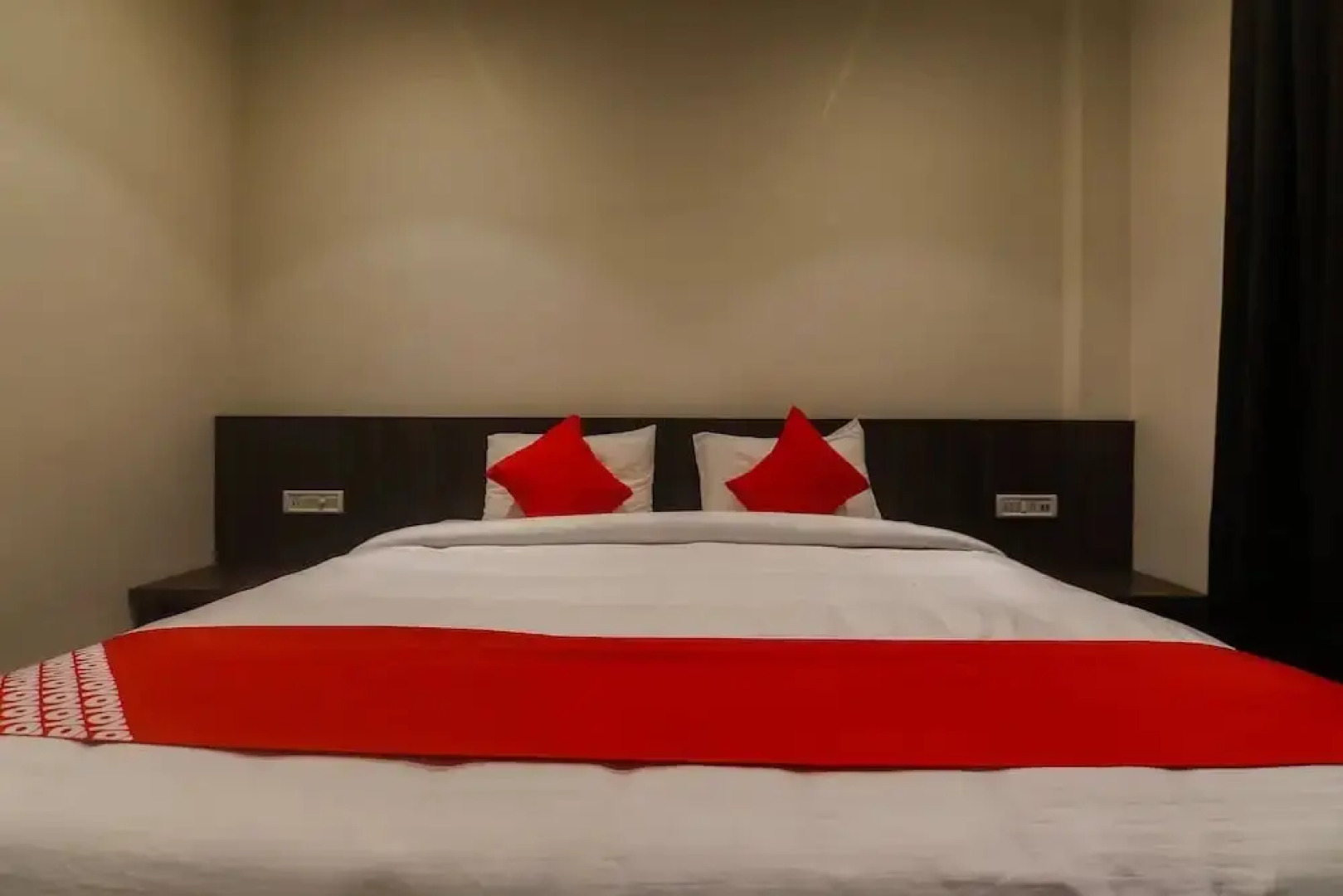 Comfort Hotel by OYO Rooms