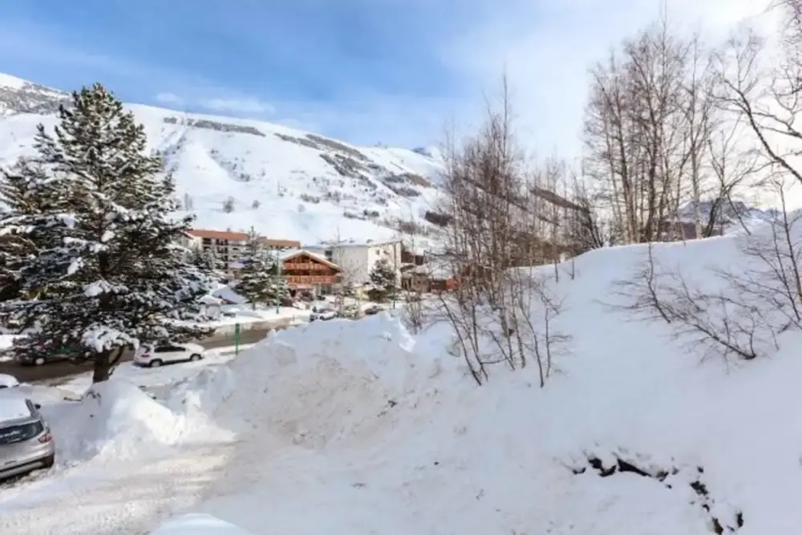 Studio in Les Deux Alpes, With Wonderful Mountain View and Terrace - 400 m From the Slopes