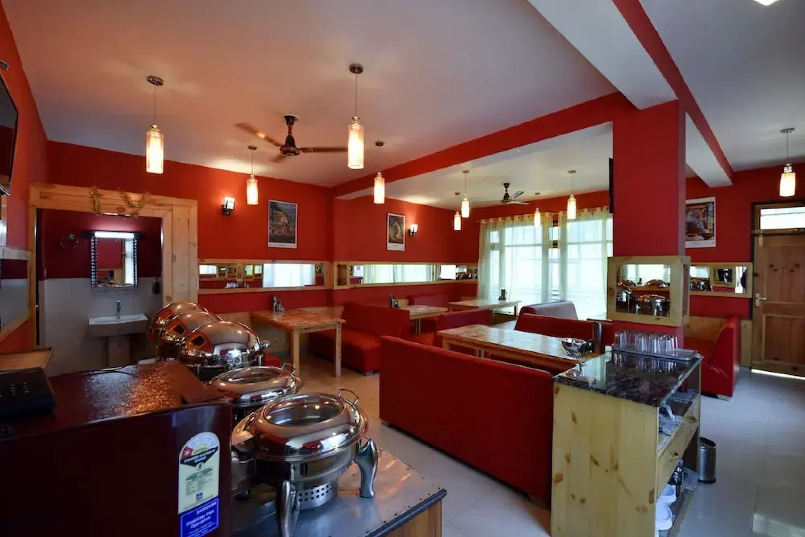 OYO 16868 Home Premium Studios Katrain, Nh3,