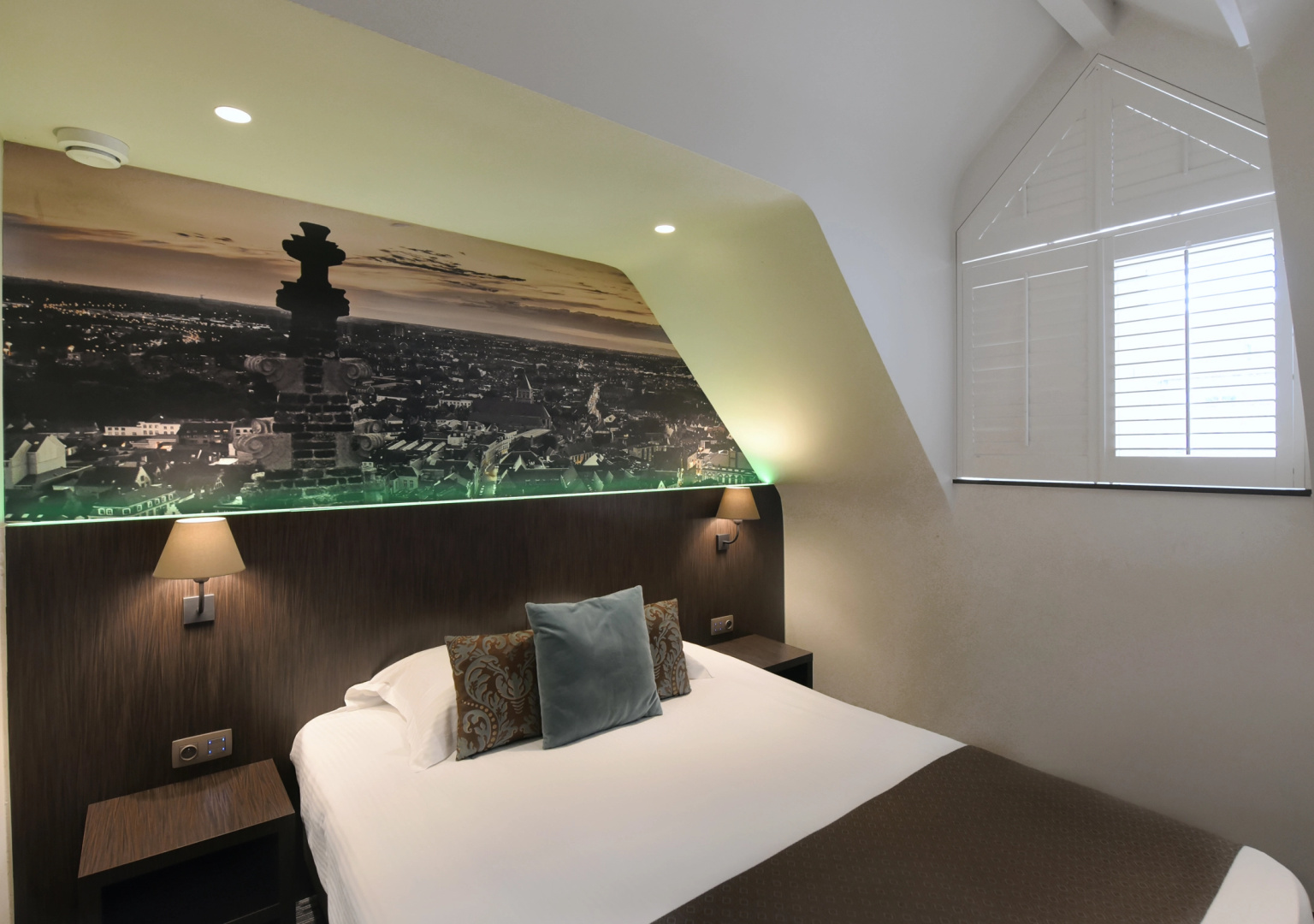 Golden Tree Hotel