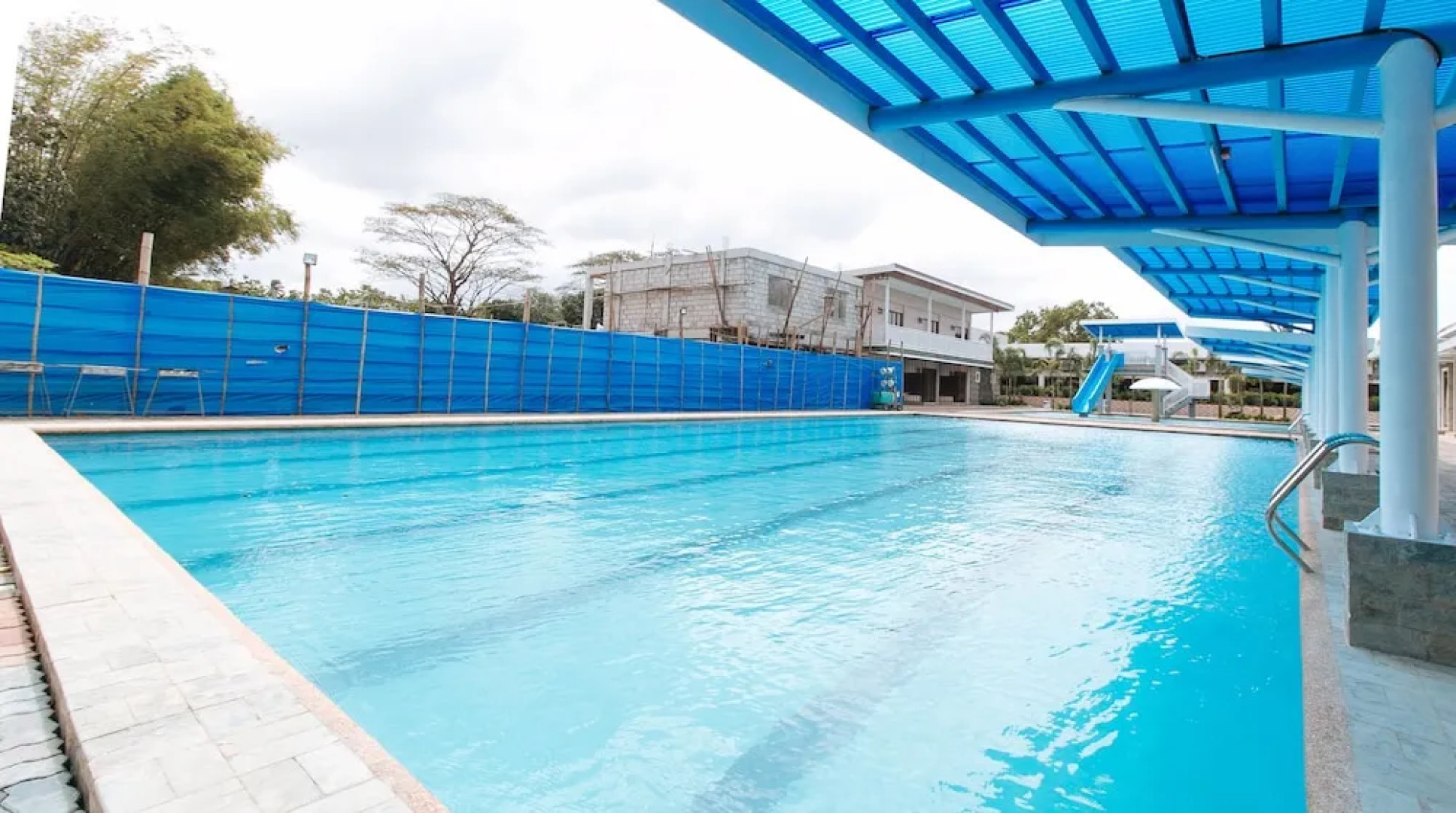 RedDoorz Premium @ Trece Indang Road