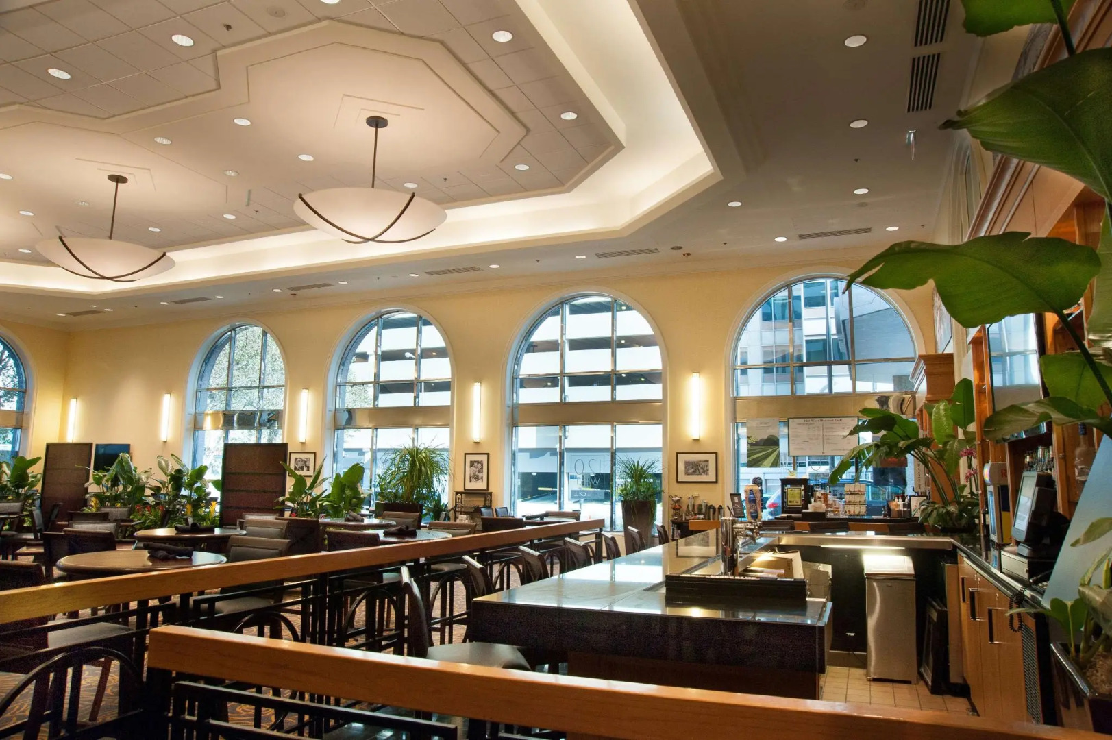 Hilton Indianapolis Hotel & Suites