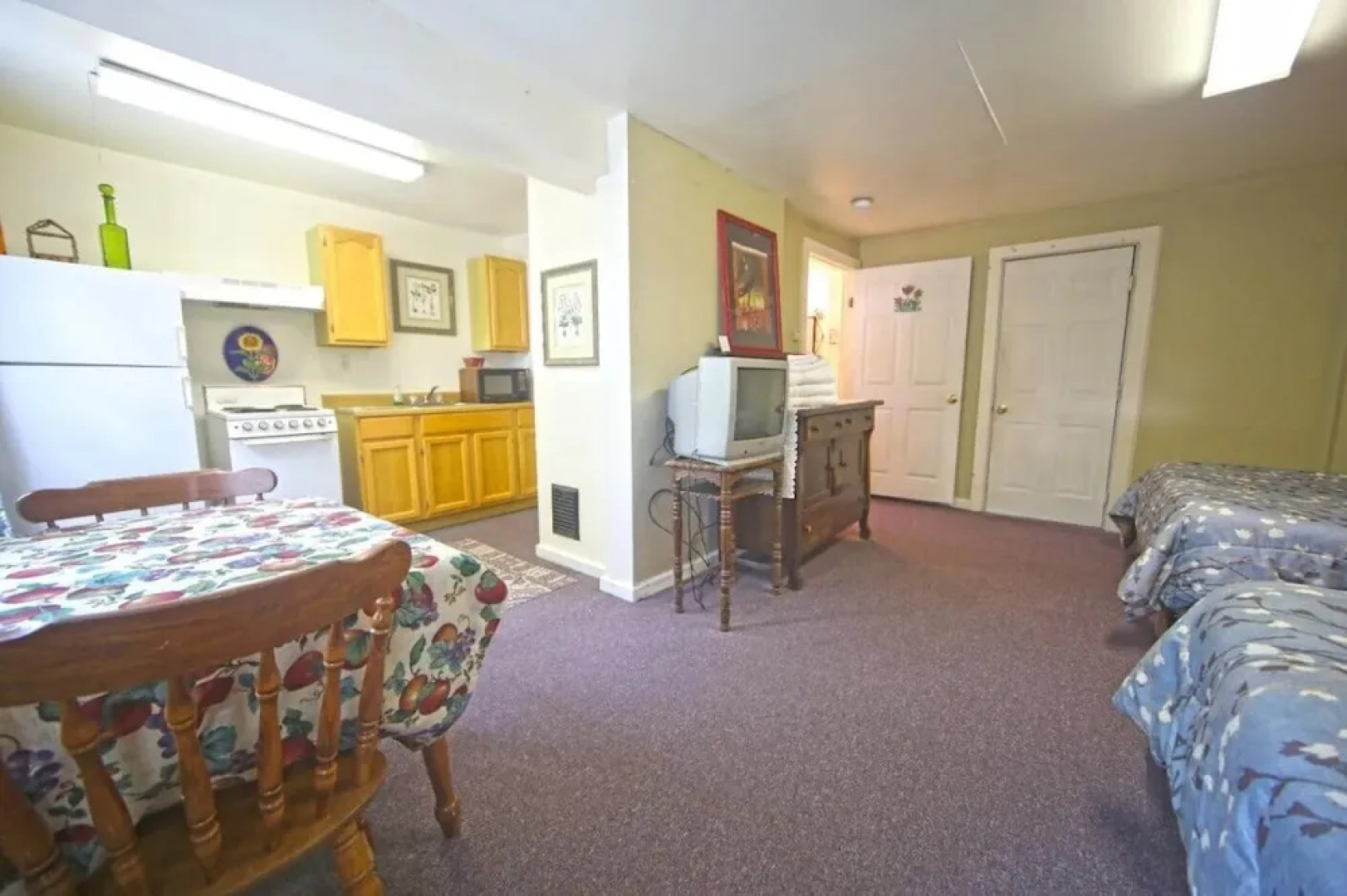 The Hayden Creek Inn