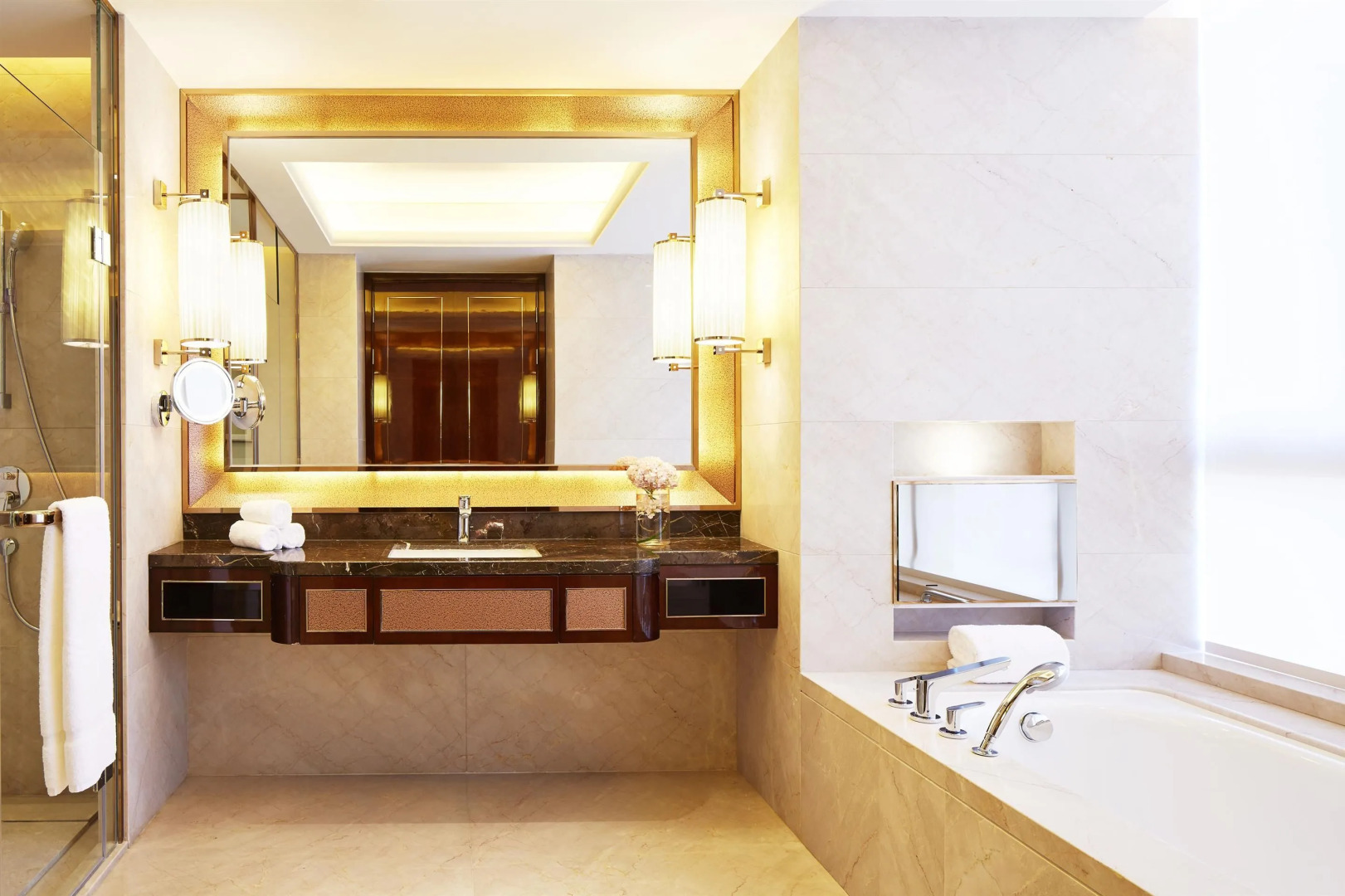 Sheraton Grand Zhengzhou Hotel