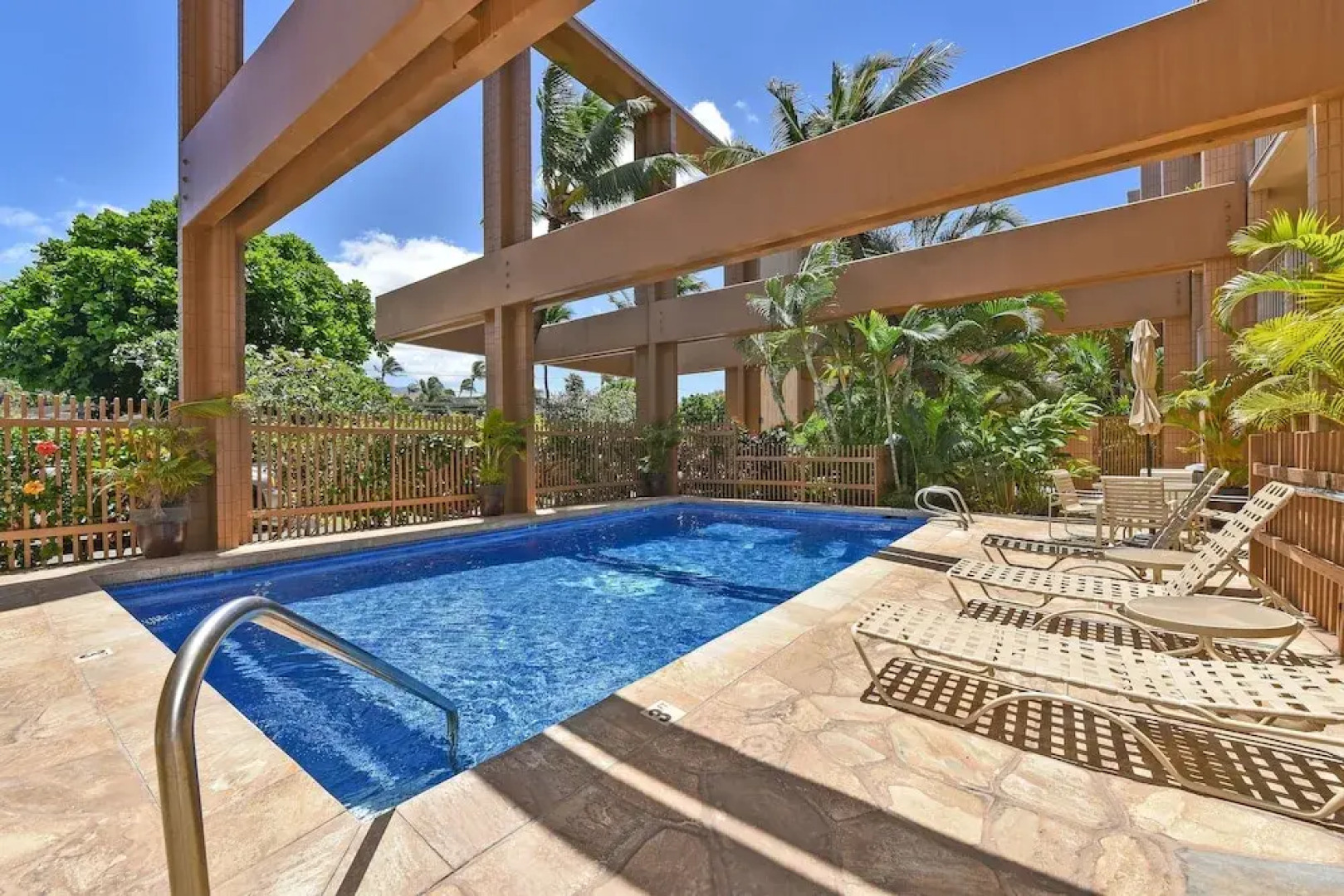 Kaleialoha #114 1 Bedroom 1 Bathroom Condo by Redawning