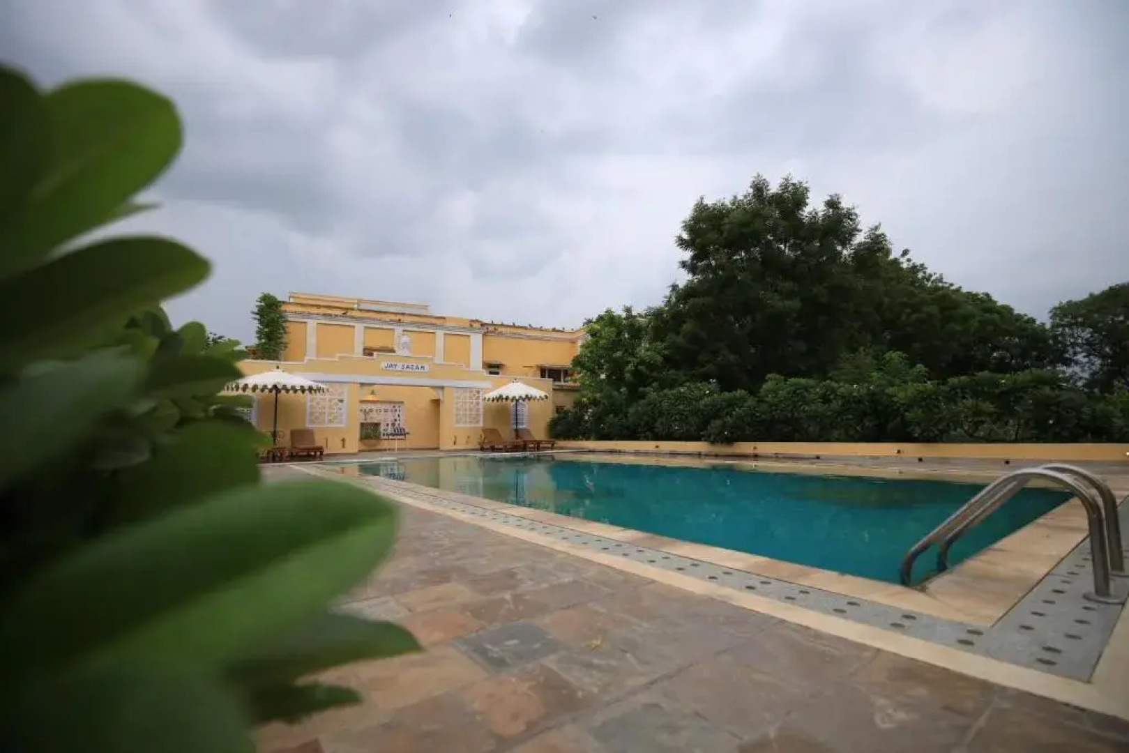 Roop Niwas Kothi, Near Mandawa