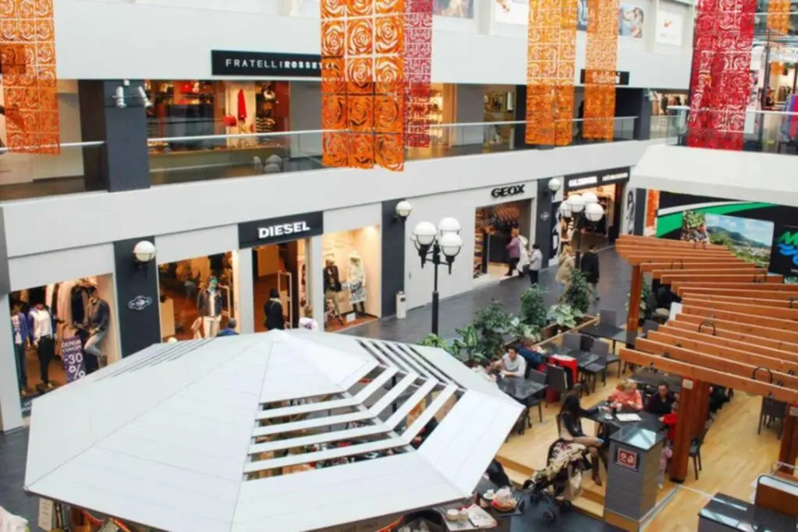 Tremezzo Residence 5-1 of 11 Apartments in An Exclusive Residence by Italian Apartments